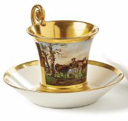 Bildtasse mit Untertasse Nymphenburg, um 1810/15 Konische Form auf abgesetztem Fuß,