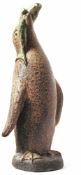 Pinguin als Wasserspeier Um 1900 Vollrund gestaltet, im Schnabel einen gefangenen Fisch mit