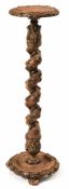 Guéridon Rom, 1. H. 18. Jh. Auf beschnitzter Standplatte mit kurzen Klauenfüßen, spiralig gedrehte