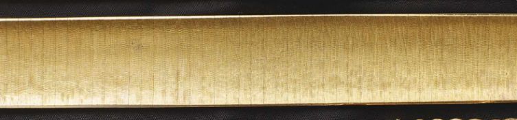 GoldarmbandE. 20. Jh.Breites Band mit gebürsteter und leicht konkav geformter Oberfläche,