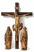 Christus am Kreuz mit Maria und Johannes als AssistenzfigurenKopie nach Tilmann Riemenschneider -