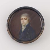 Herrenportrait19. Jh.Runder Bildausschnitt eines Herren in dunkelblauem Rock und weißer Halsbinde.