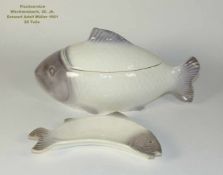 FischserviceWächtersbach, 20. Jh.Entwurf Adolf Müller 1901. 29 Teile in Form von Fischen: zwei große