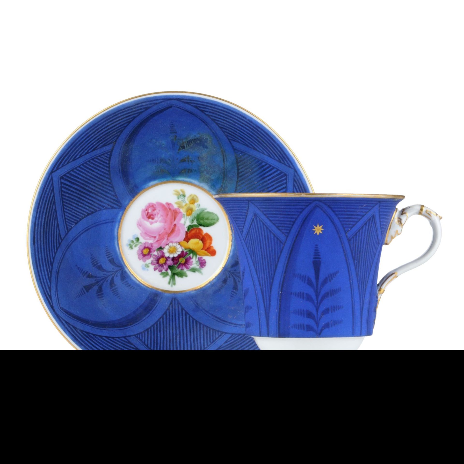 Seltene Tasse mit Untertasse. Meissen. Um 1820. Porzellan, glasiert und in polychromen