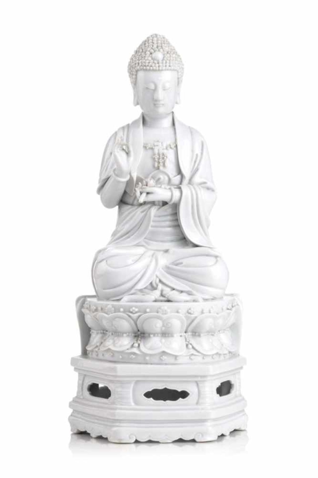Blanc-De-Chine-Buddha. Dehua, China. Wohl 19./20. Jh.Porzellan, glasiert. Sitzender Buddha auf