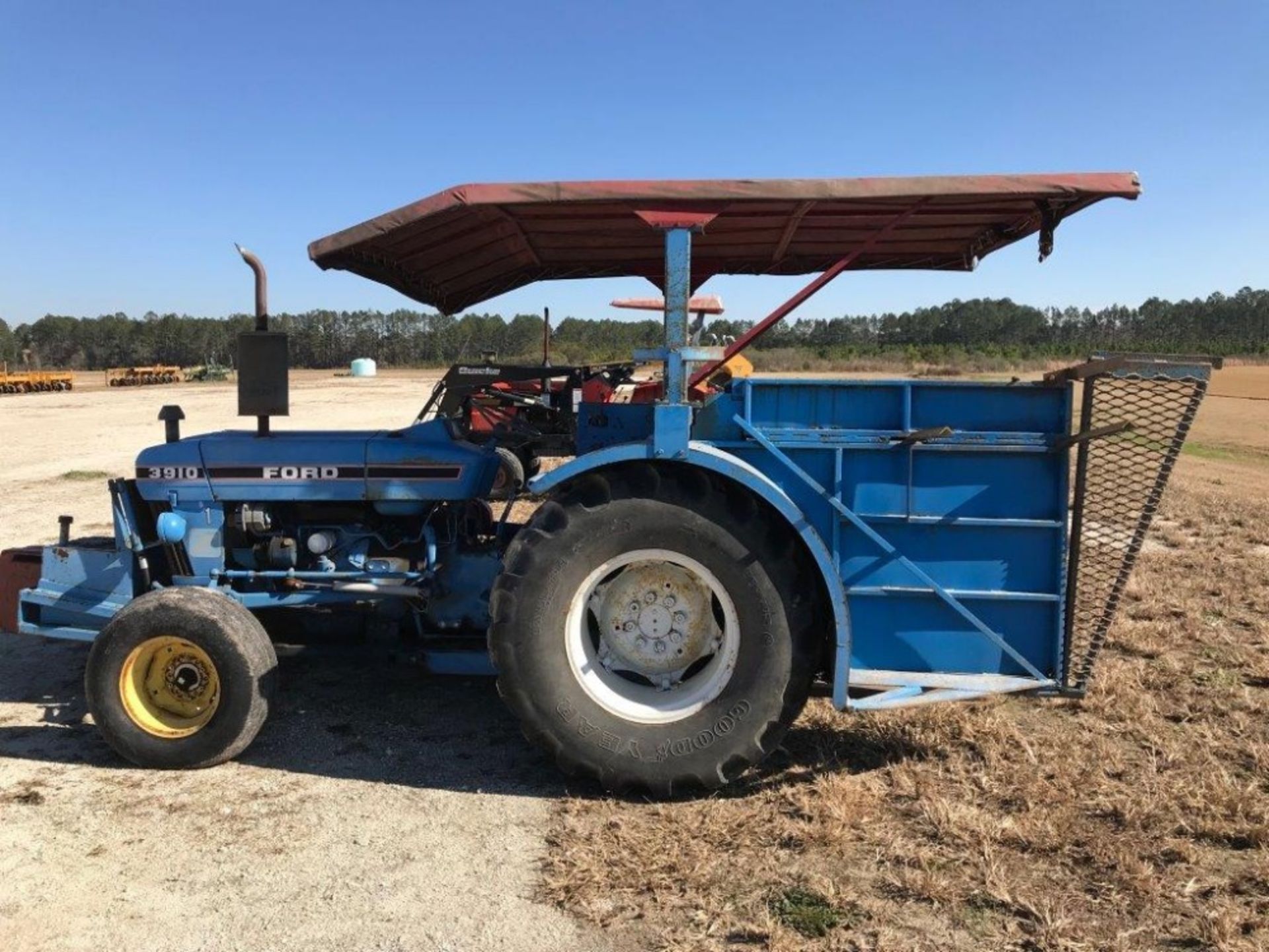 Ford, 3910 Sod harvester