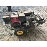 John Deere, 11 Hp pressure washer