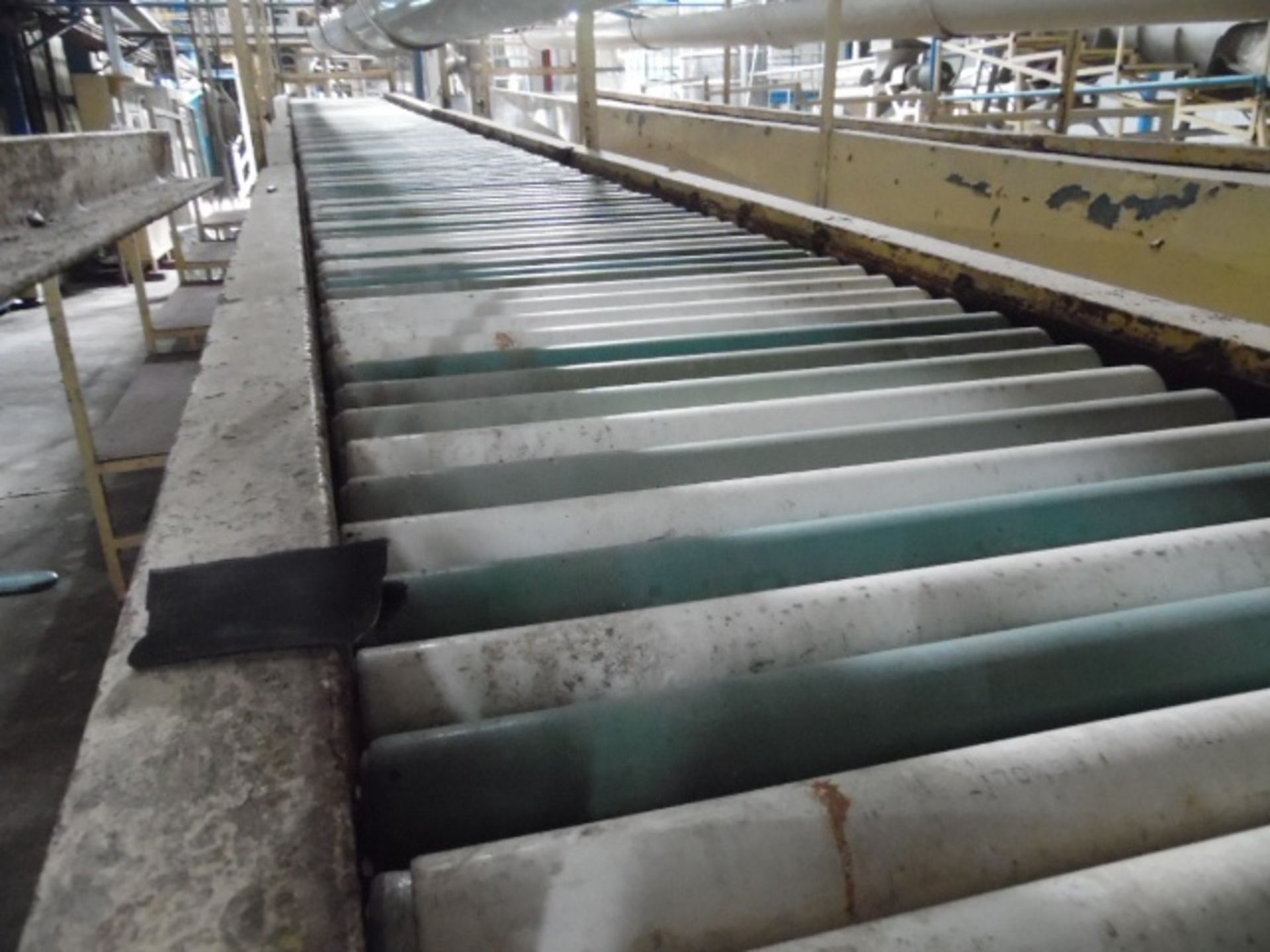 Lot of a conveyor with sanitary chain 10 meters long, 85 wide with a gear motor of approximately 1 - Image 3 of 4