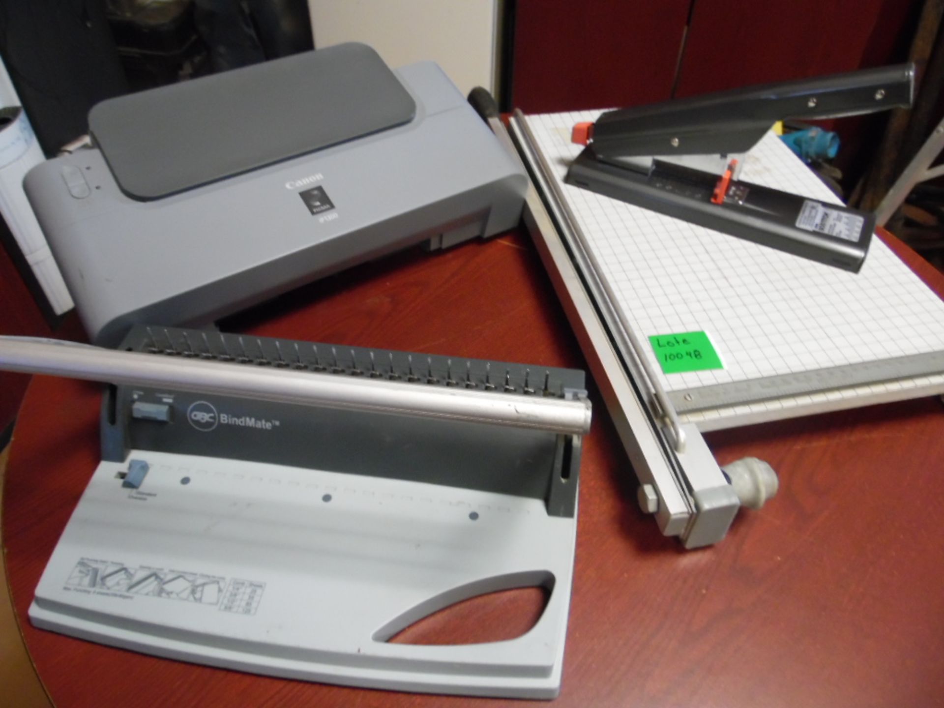 Lot of articles for office, printer canon model ip1300, stapler, engargoladora and guillotine. (Lote - Image 2 of 4