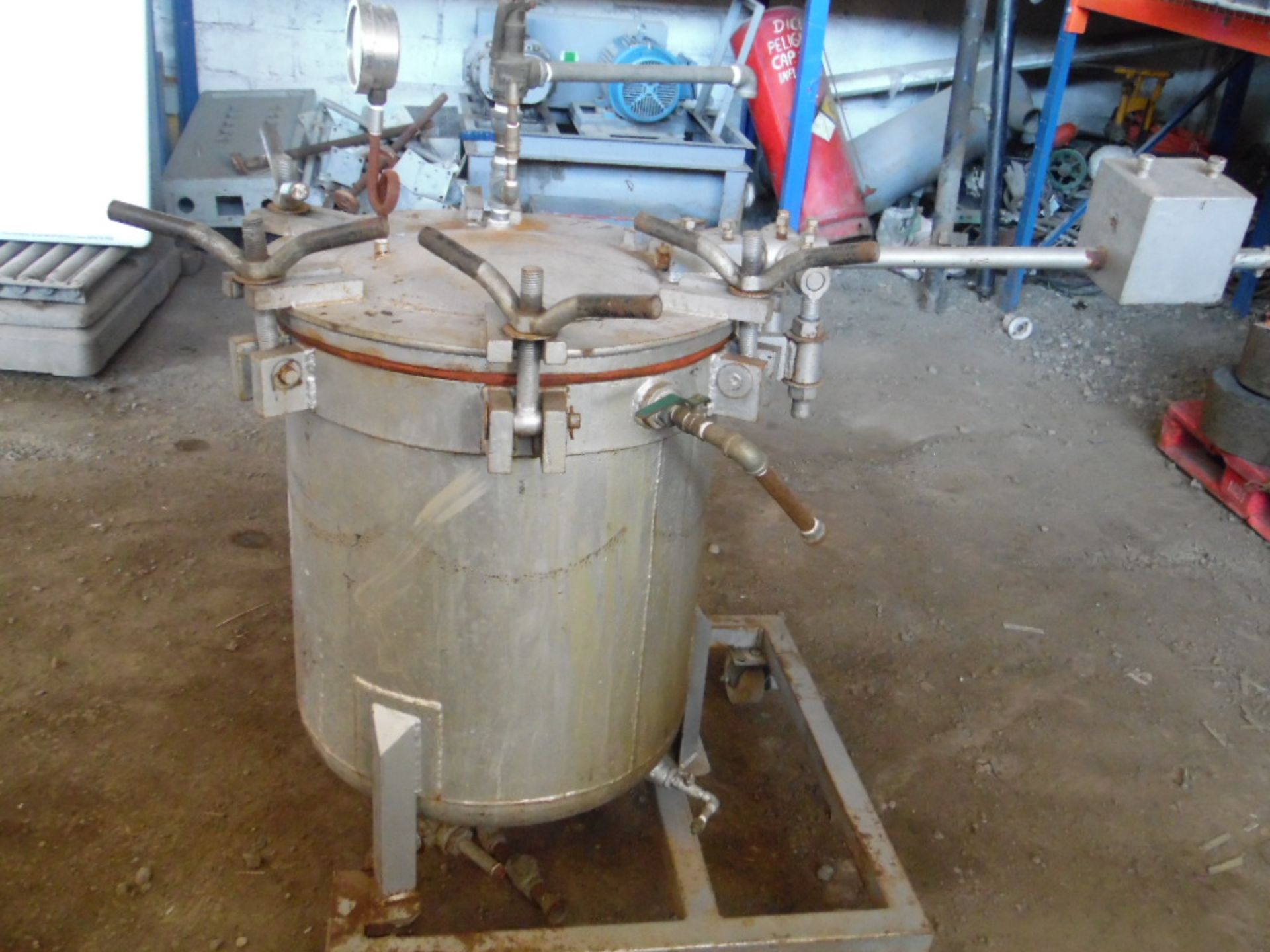 Autoclave of 76 cm in diameter, 75 cm high, with relief valve, thermometer of 75-137 centigrades. ( - Image 2 of 5