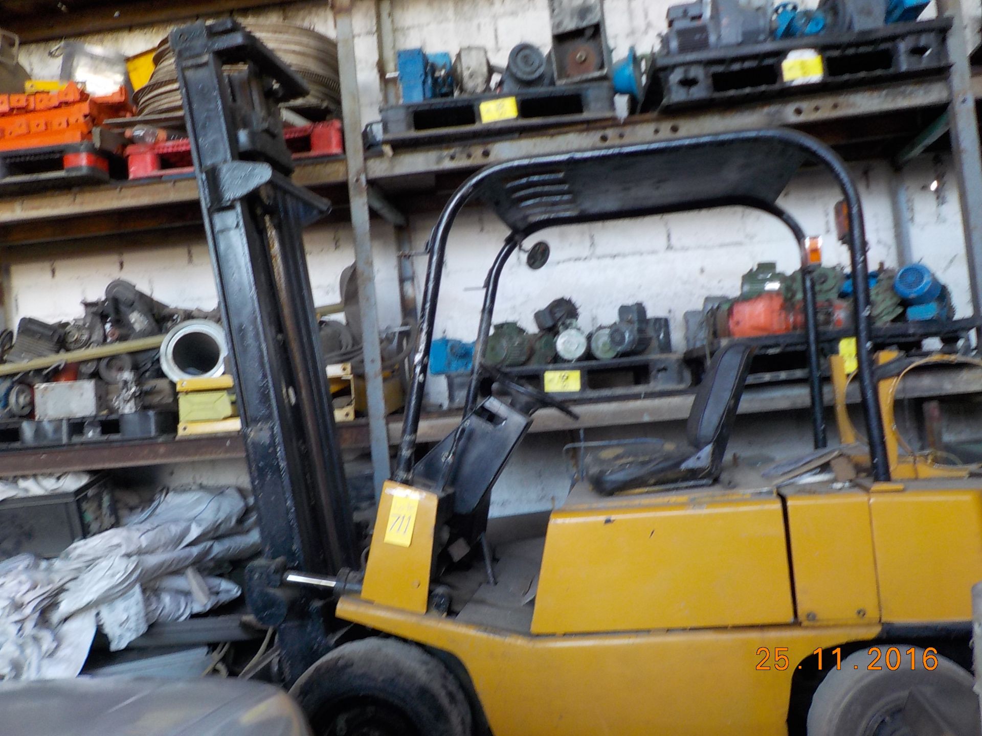 Lot of forklift, brand YALE, 6000 lb. load capacity maximum height 3.80 mters. (Lote de un - Image 4 of 4