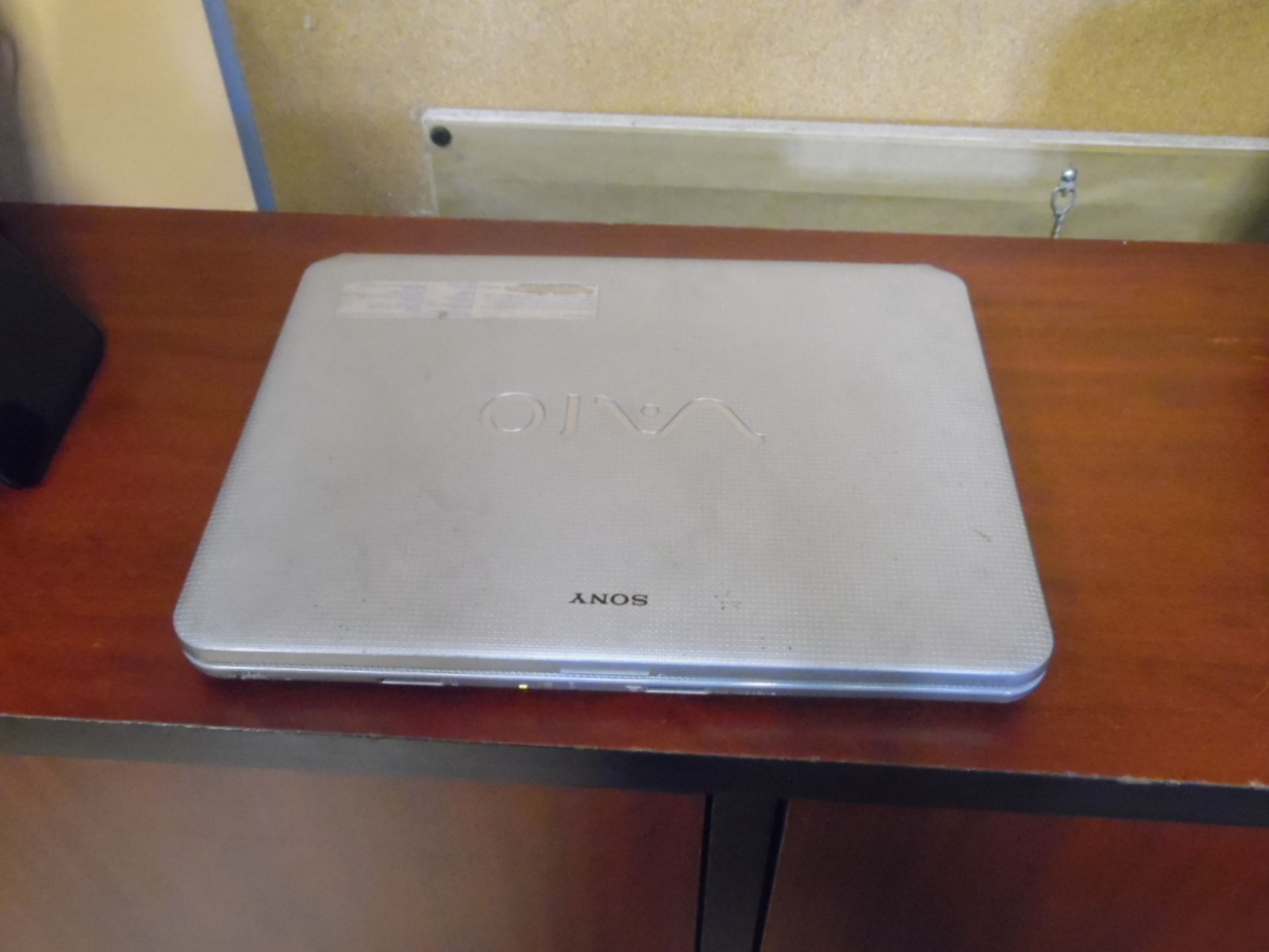 Lot of a lap top computer, SONY brand. (Lote de una computadora tipo lap top, marca SONY.) - Image 3 of 3