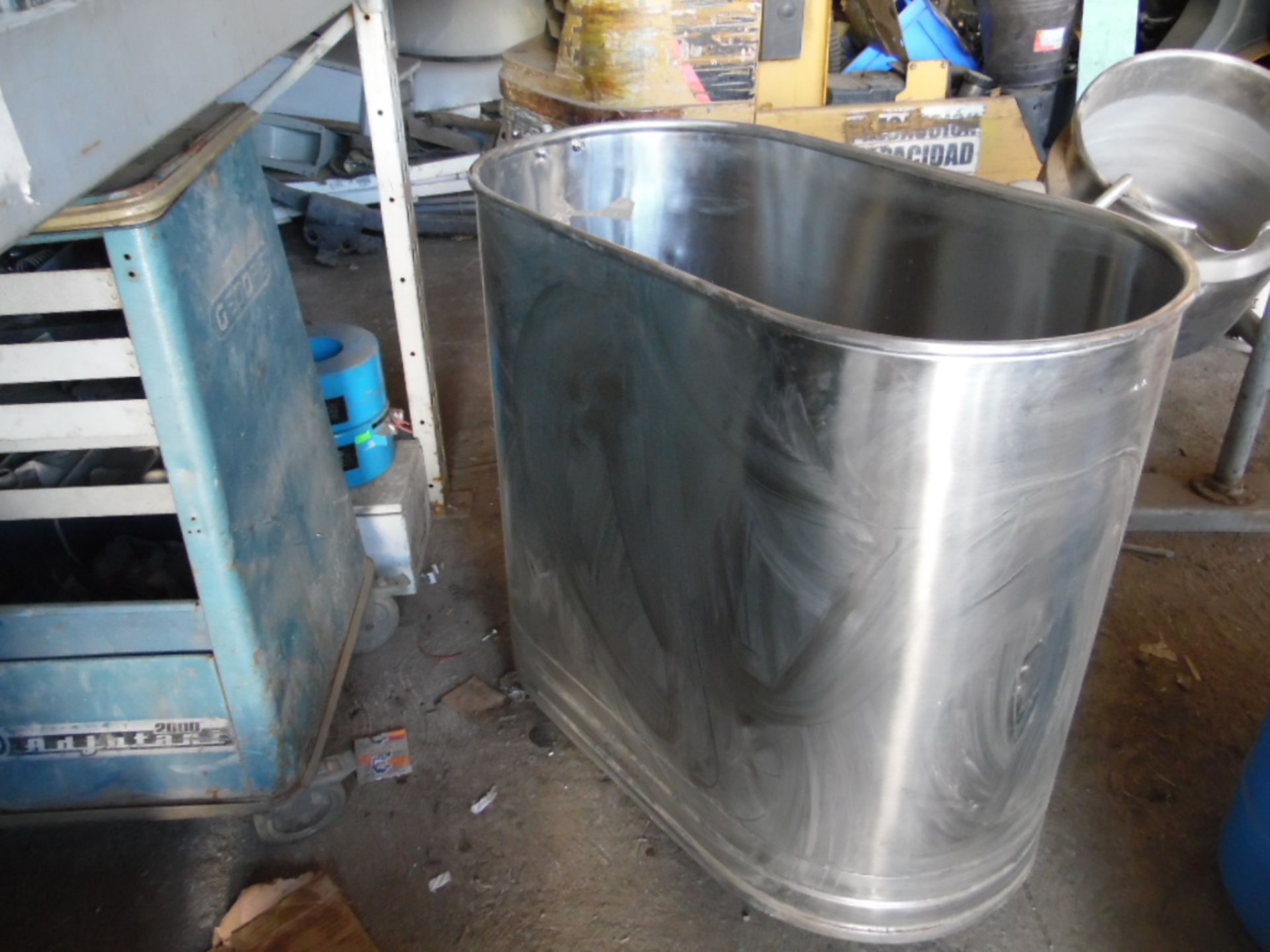 Lot of a stainless steel tub, 1.49 meters long, 89.5 cm wide, 71 cm high. (Lote de una tina de acero - Image 3 of 3