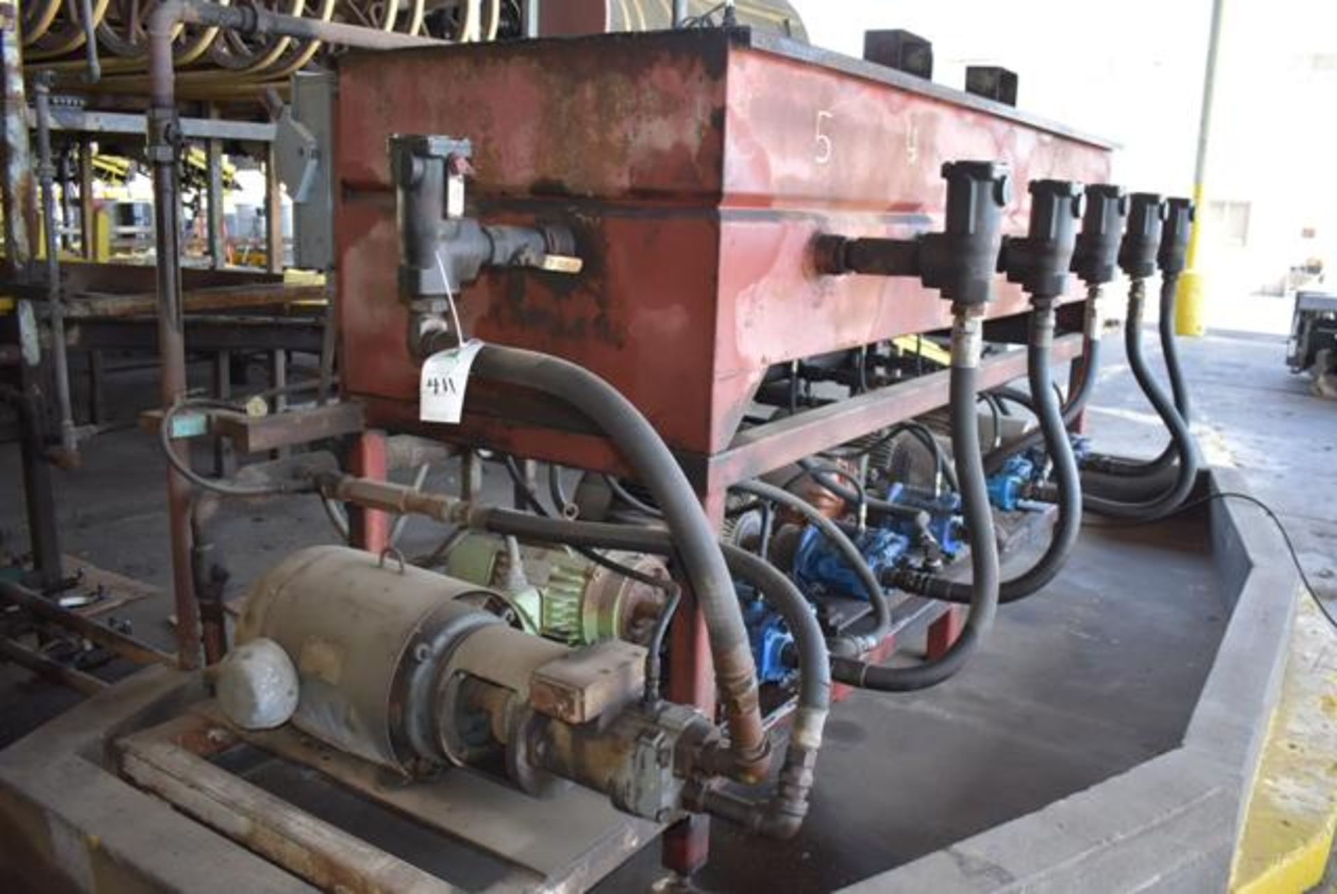 Hydraulic Power Pack Consisting of (6) Universal PVB28-RS Pumps w/25 HP Motors, RIGGING FEE: $600