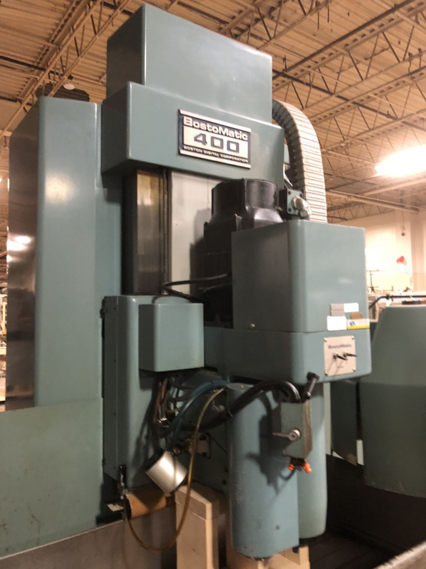 Bostomatic 400 CNC Milling Machine S/N MD-151 Model 415-3, LOADING FEE $400 - Image 4 of 9