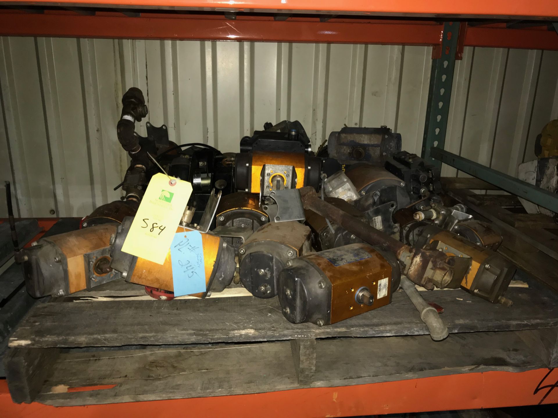 Pallet of (18) Pneumatic Valve Heads: (1) Worcester Controls, Series 39, Model# 15 39S; (2) Worceste - Image 4 of 15