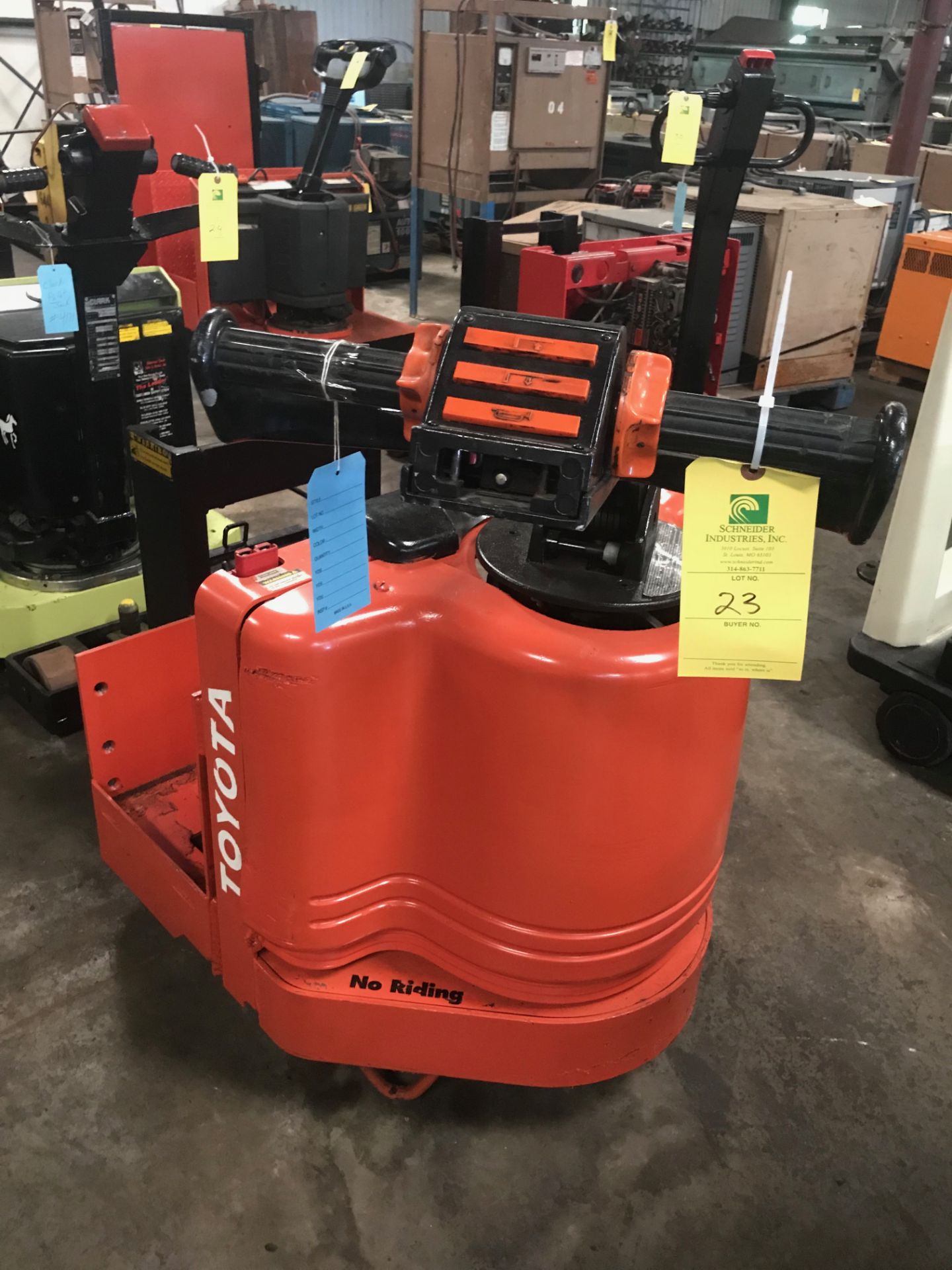 Toyota Electric Pallet Jack, Model #6HBW30, 24 Volts, 750 Amps, Rigging Fee For This Item Is $25