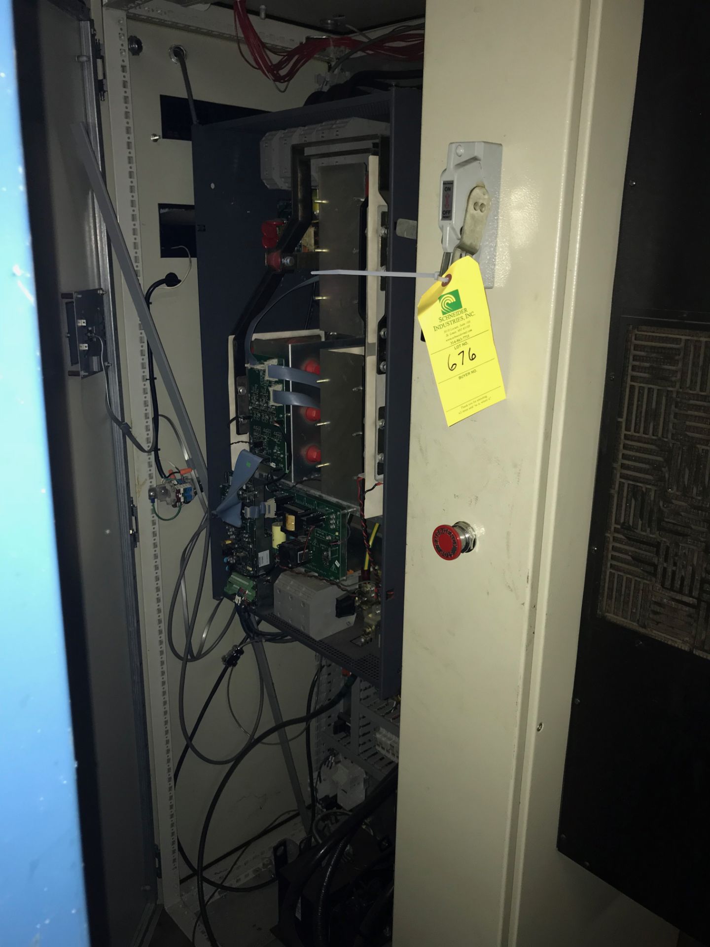 Saftronics MCC/ Electrical Enclosure Cabinet, 200 HP, softronics ac drive, 400 amp breaker, 3 phase, - Image 4 of 5