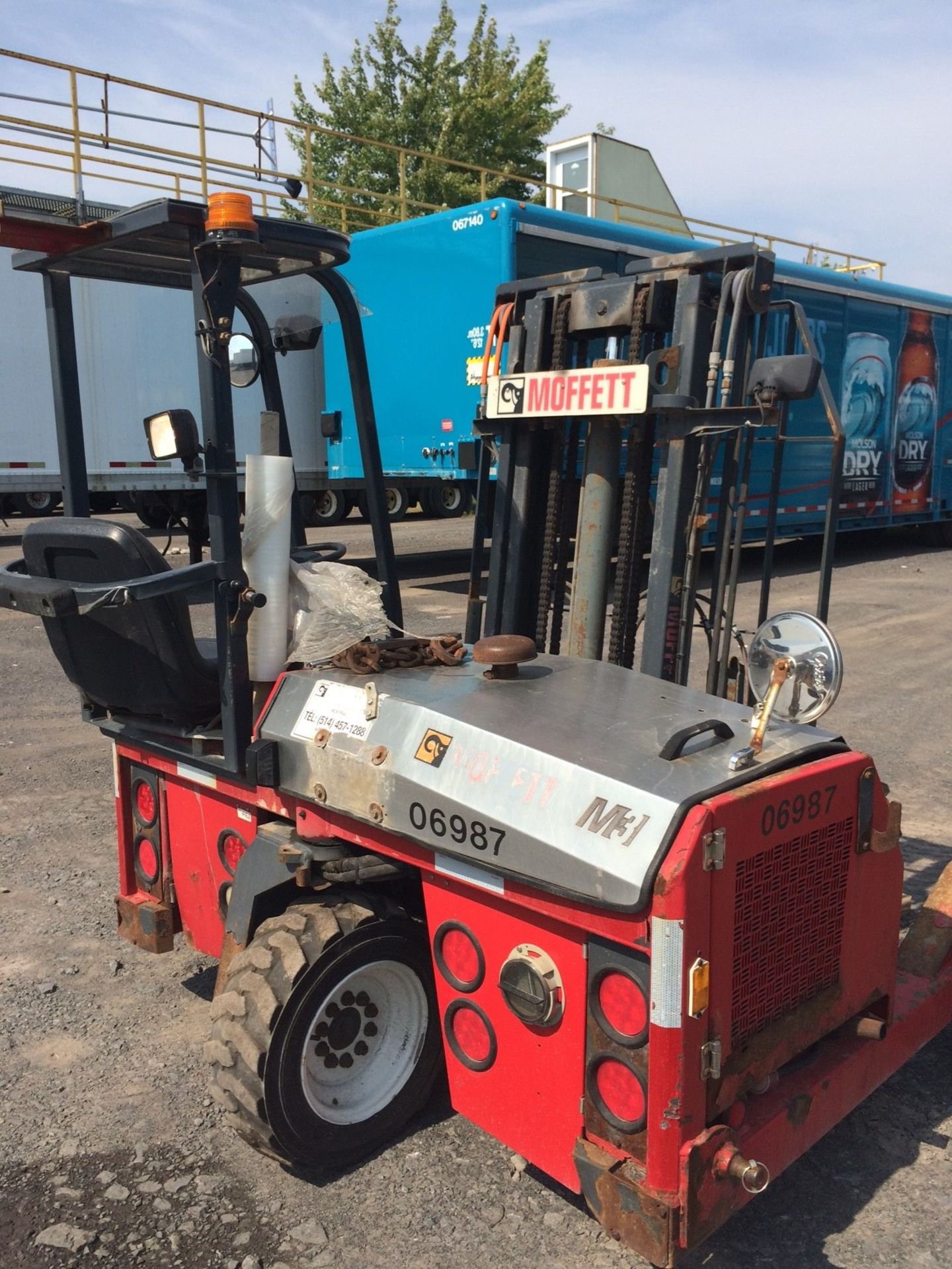 2006 Moffett 3-7 Forklift, Diesel Kubota Engine, 4,500 lb lift cap., Mast Height: 84" , Indicated - Image 5 of 8