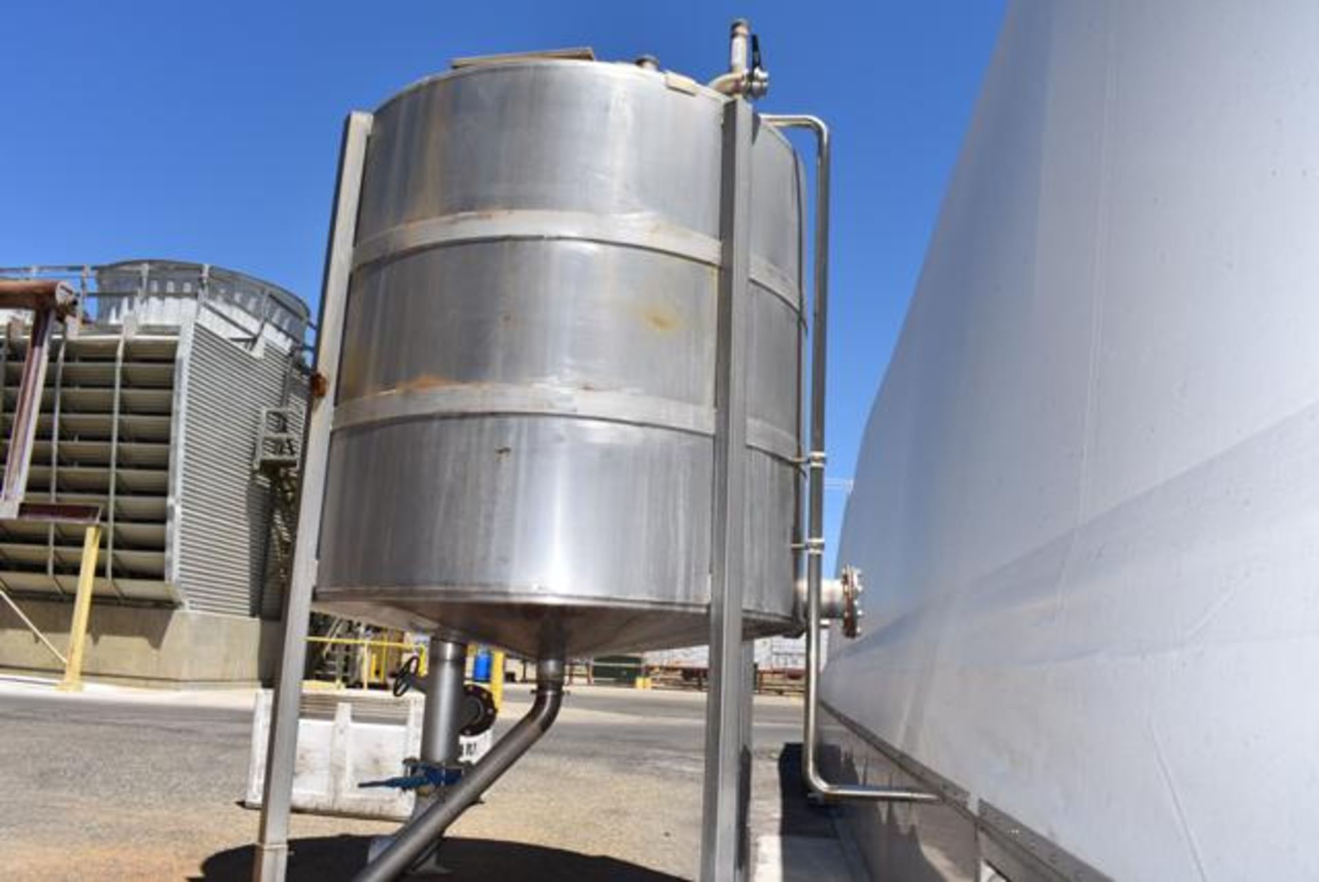 Stainless Steel Tank, 6' Diameter x 6' Depth, SS Leg Base, RIGGING FEE: $400 - Image 2 of 2