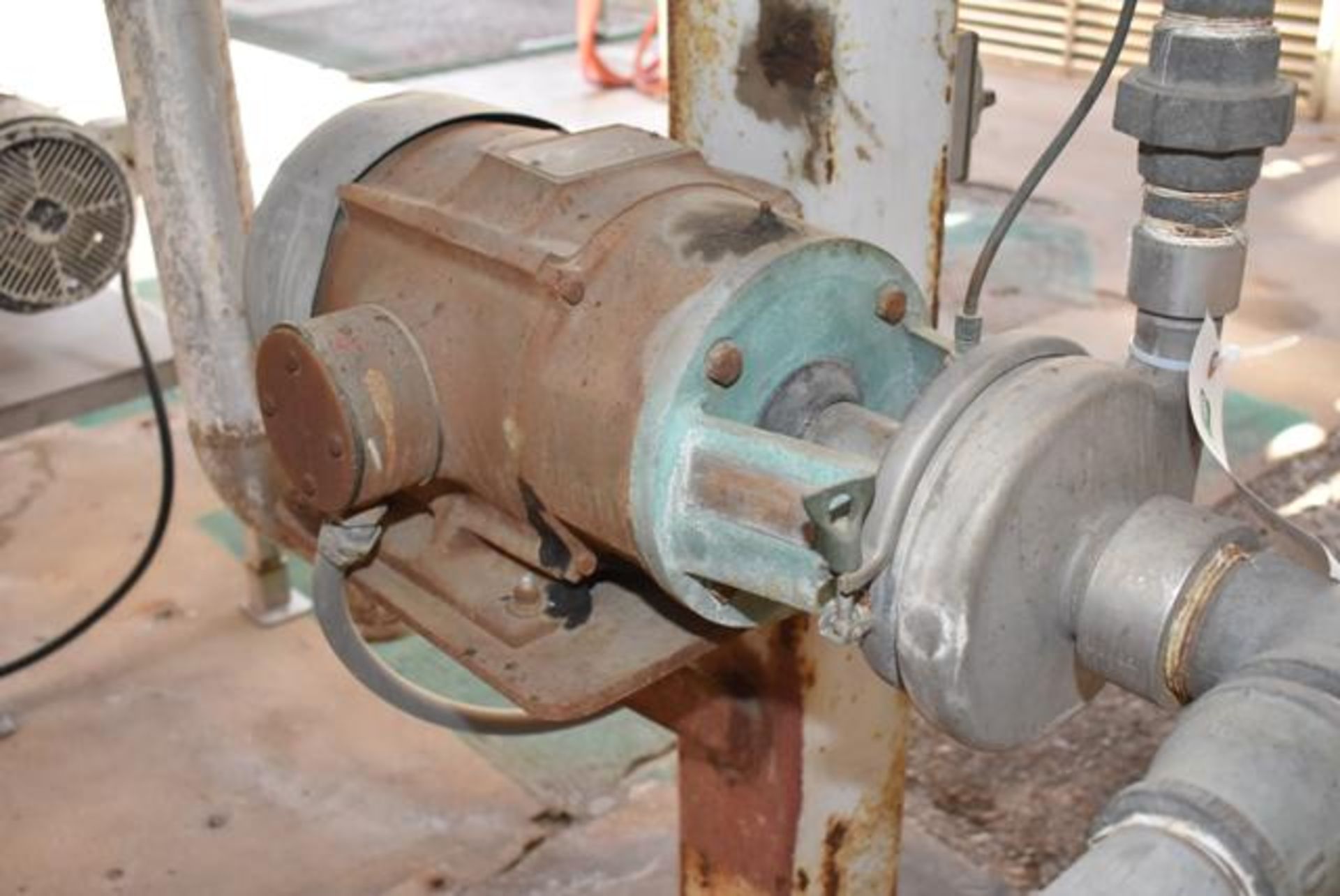 Coker Tri-Clover #C226-SF Pump, Motor, 230/460 Volt, RIGGING FEE: $100 - Bild 2 aus 2