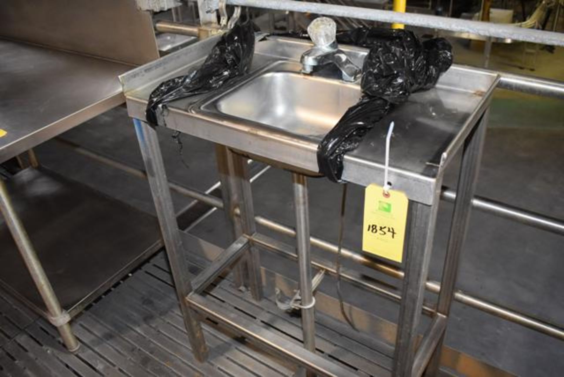 Stainless Steel Sink, Single Basin, 30" x 15", SS Leg Base, RIGGING FEE: $25