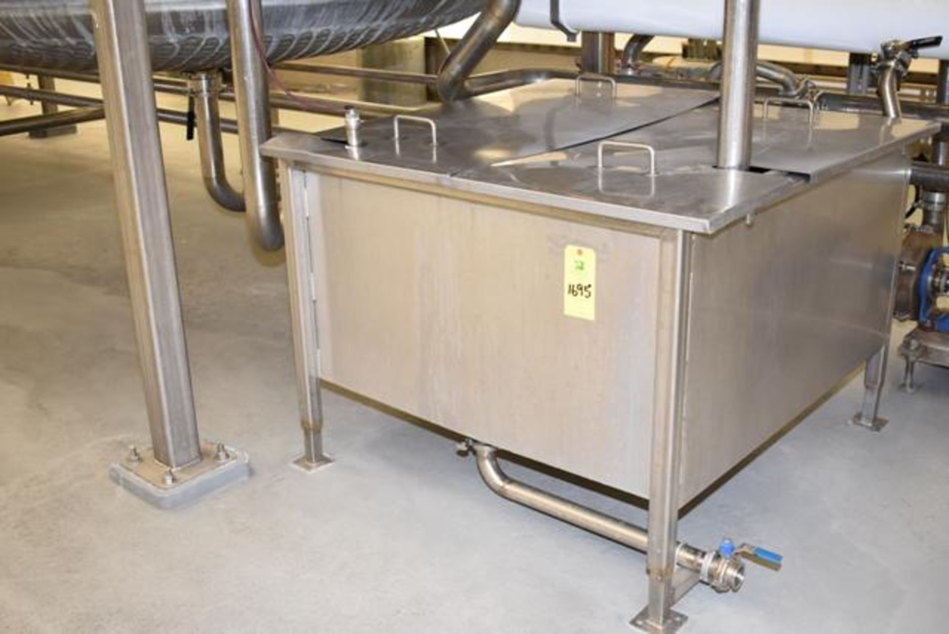 Stainless Steel Tank w/Lid, 48" x 48" x 24" Depth, RIGGING FEE: $125