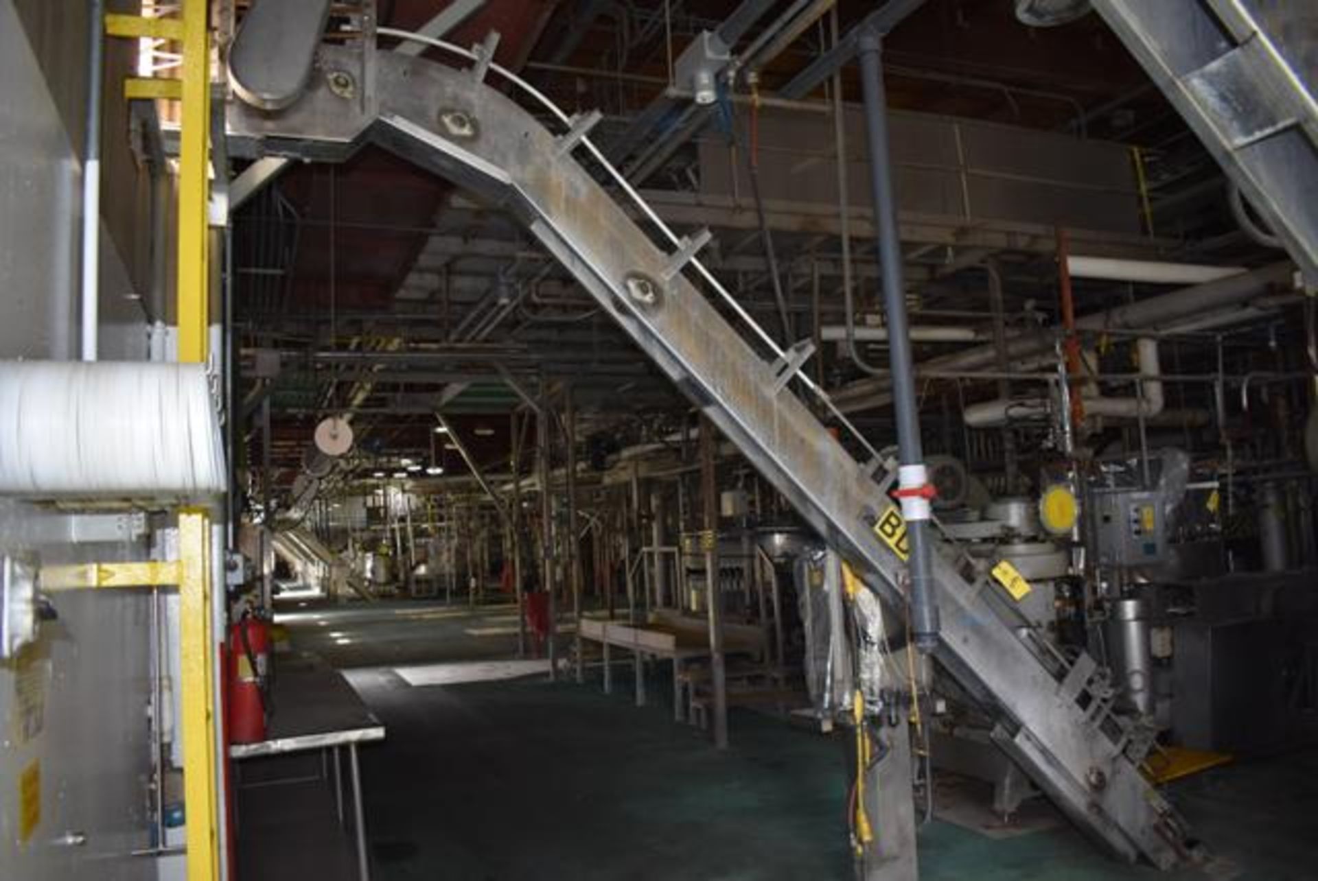 Elevator/Conveyor 12 ft. Length, Size 603 x 700 Can, RIGGING FEE: $500 - Image 3 of 3