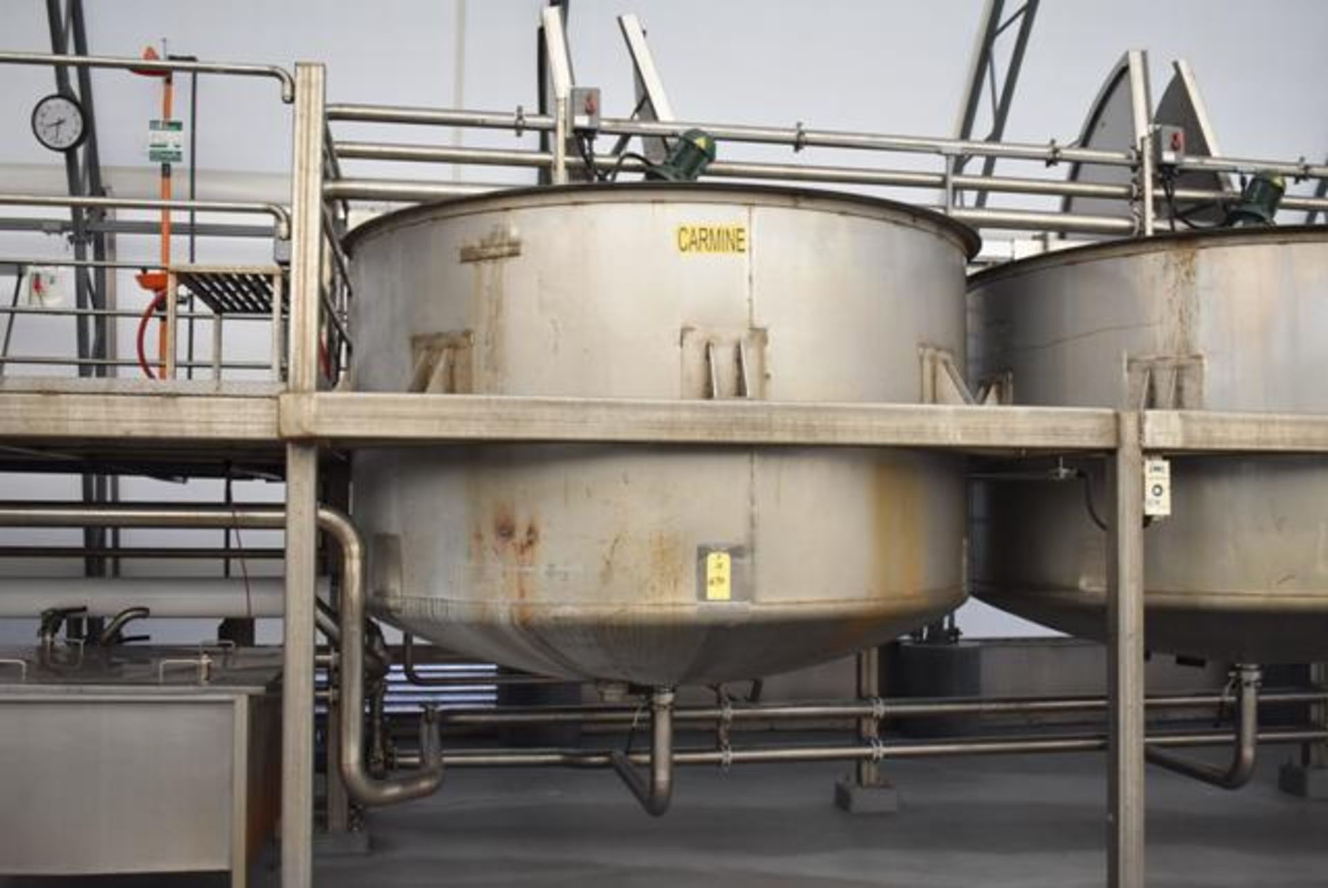 Stainless Steel Tank w/Lid, 108" Diameter x 64" Depth, Includes Mixer, RIGGING FEE: $650