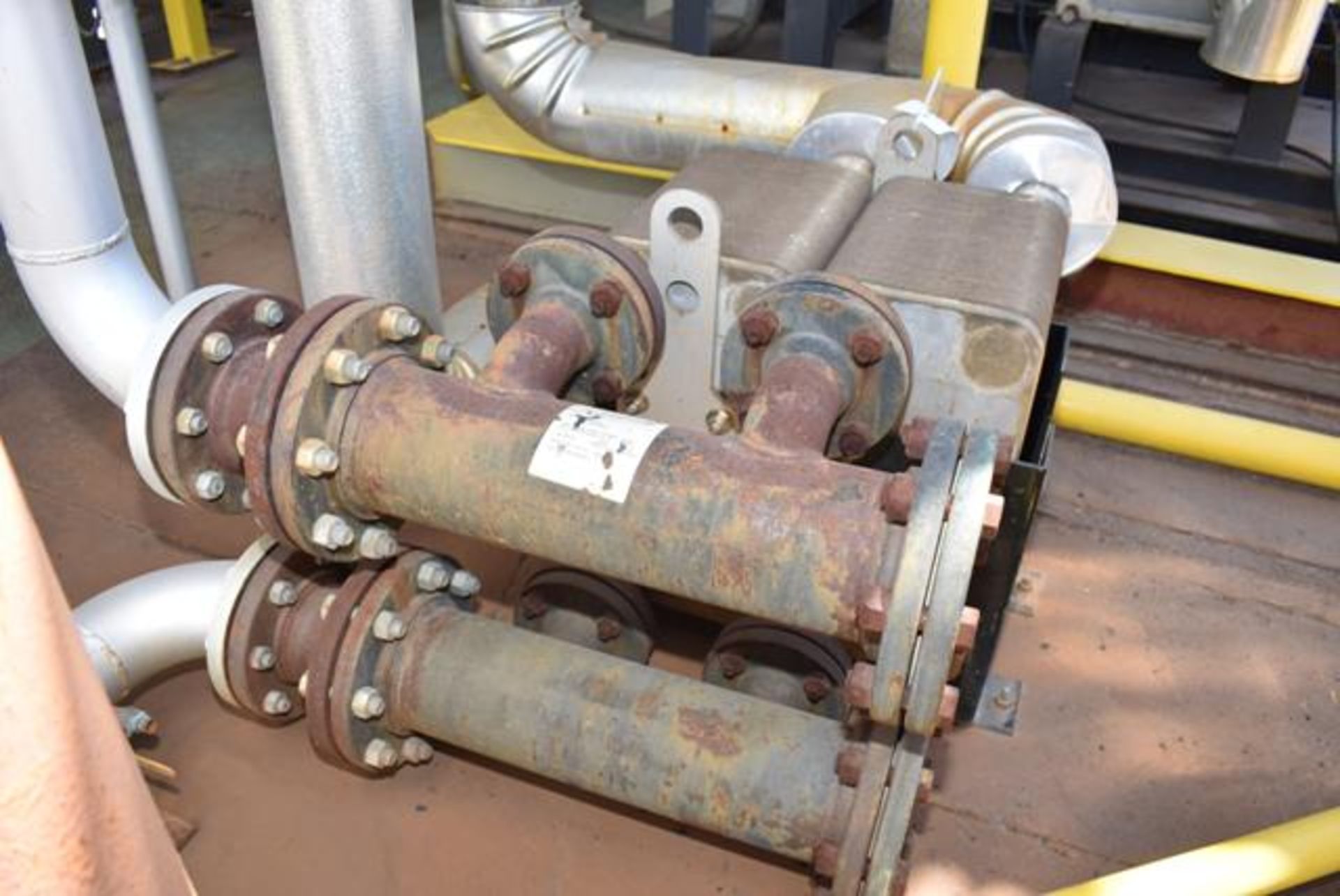 Flatplate Believed 3100 Series Water Flow Heat Exchange System, RIGGING FEE: $200 - Image 2 of 3