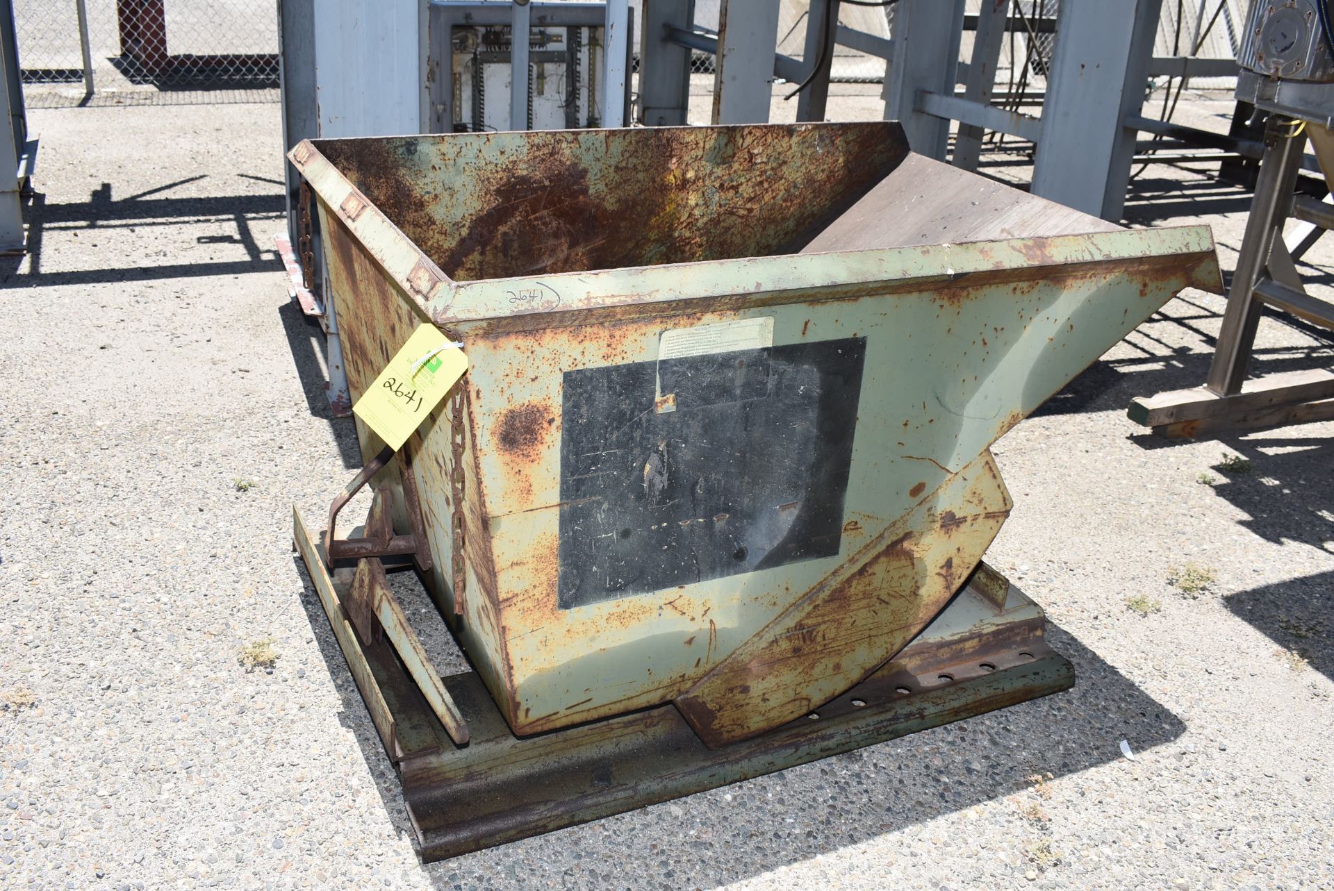 Jesco Self Dumping Hopper, 1 1/2 Yard Sale, RIGGING FEE: $45