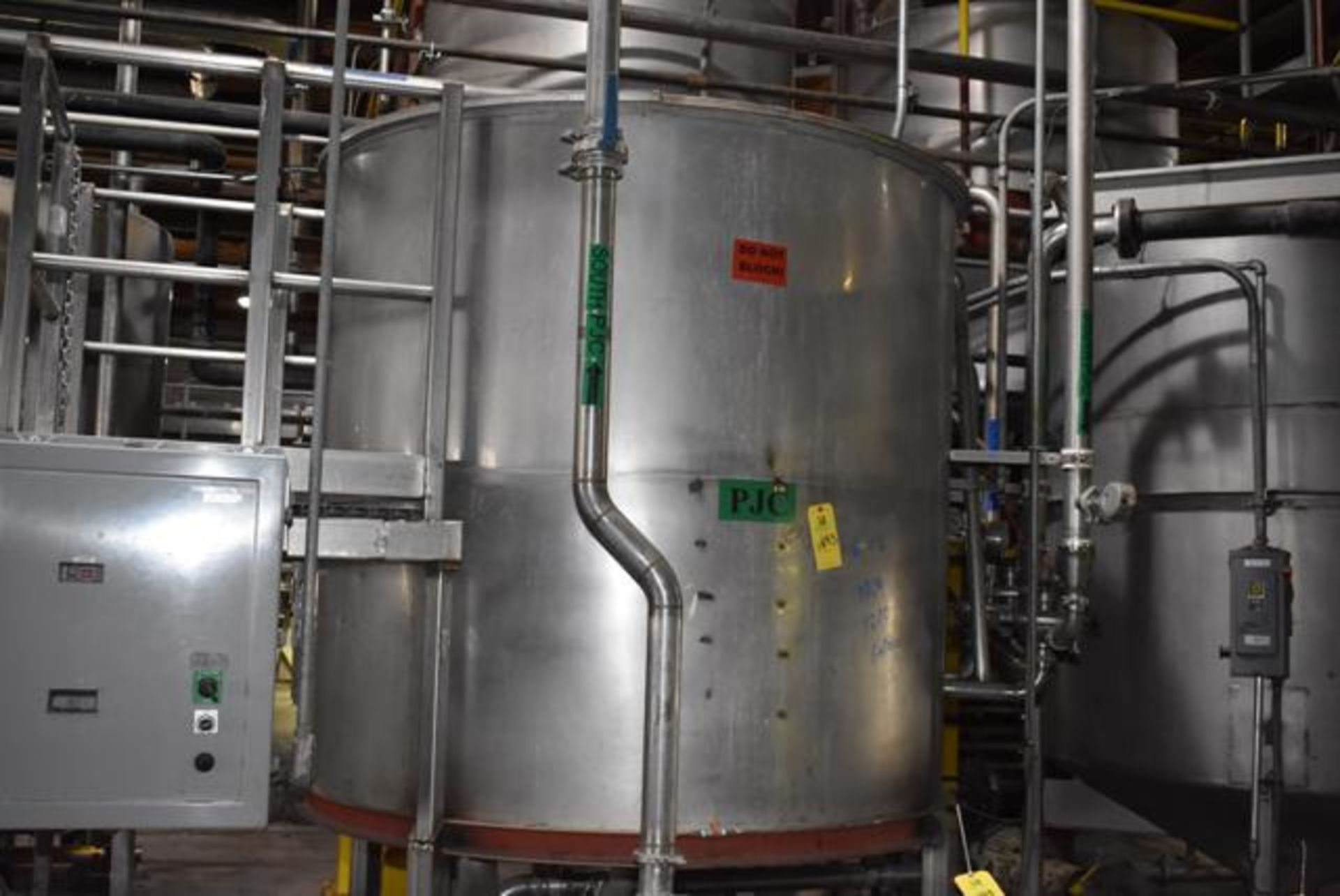 Stainless Steel Tank w/Lid, 6' Diameter x 6' Depth, Rated 1200 Gal. Capacity, RIGGING FEE: $500