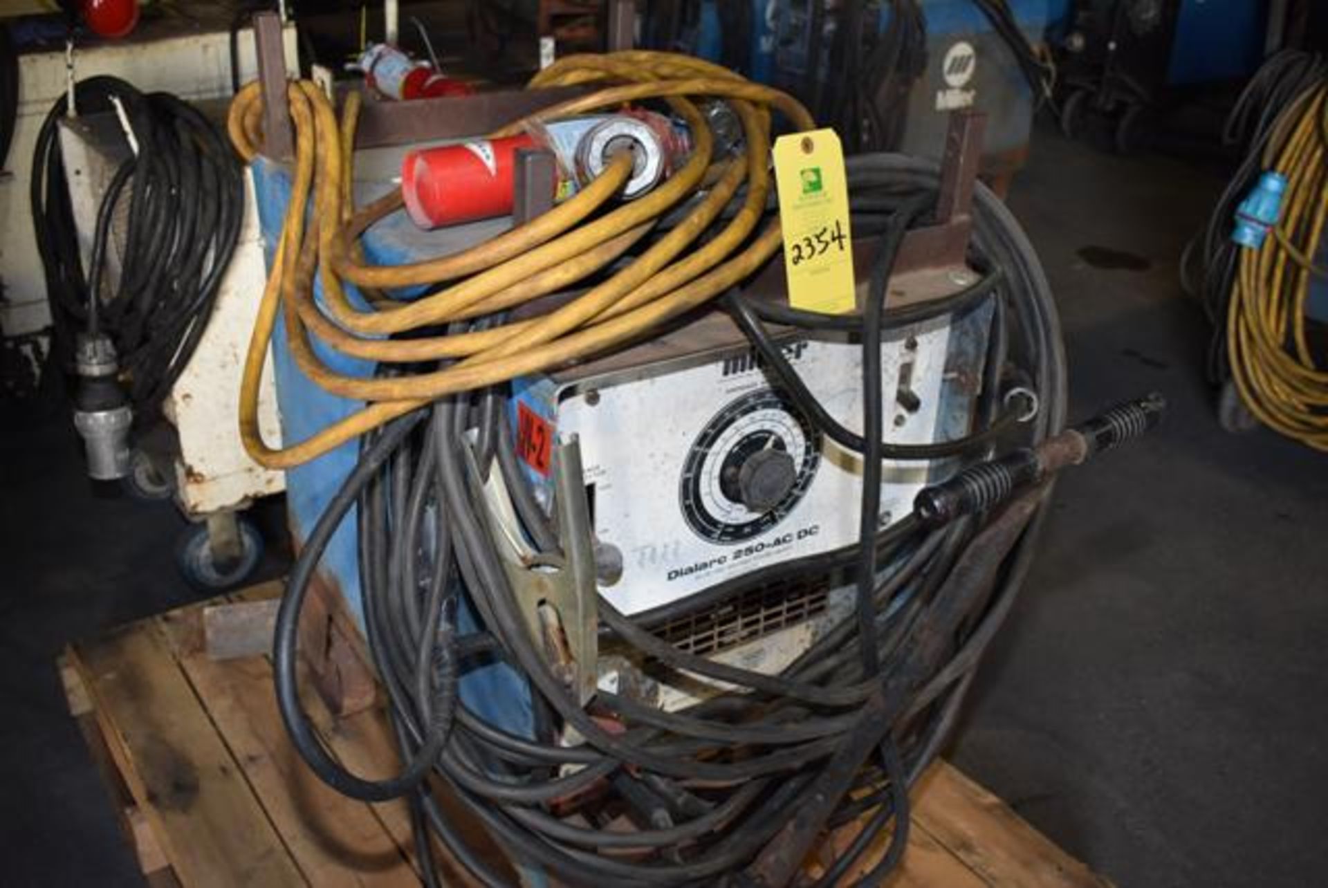 Miller Dialarc 250 Welder, Cables, 4-Wheel Base, SN HF886502, RIGGING FEE: $50