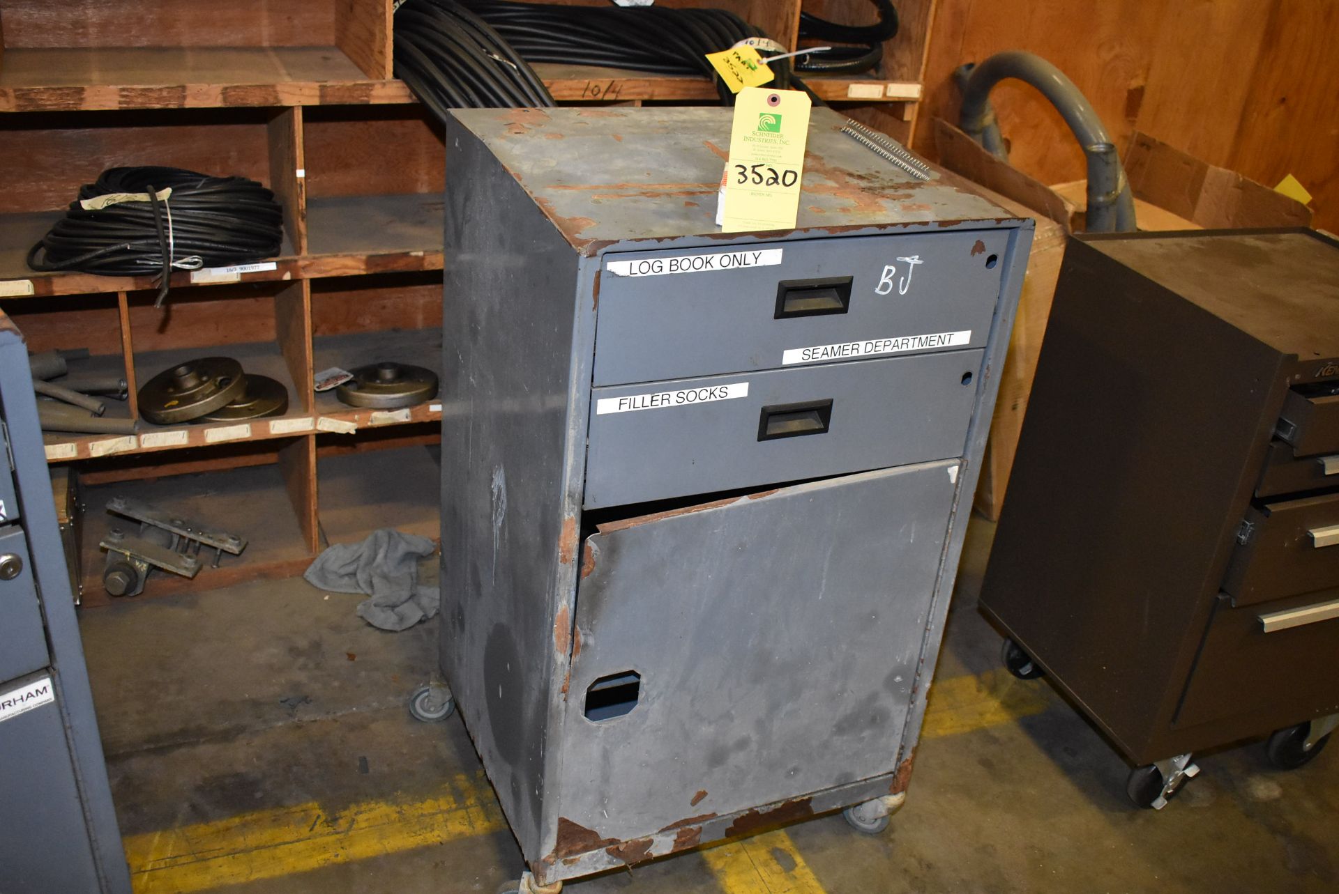 Durham Tool Box, 4-Wheel Base, RIGGING FEE: $50