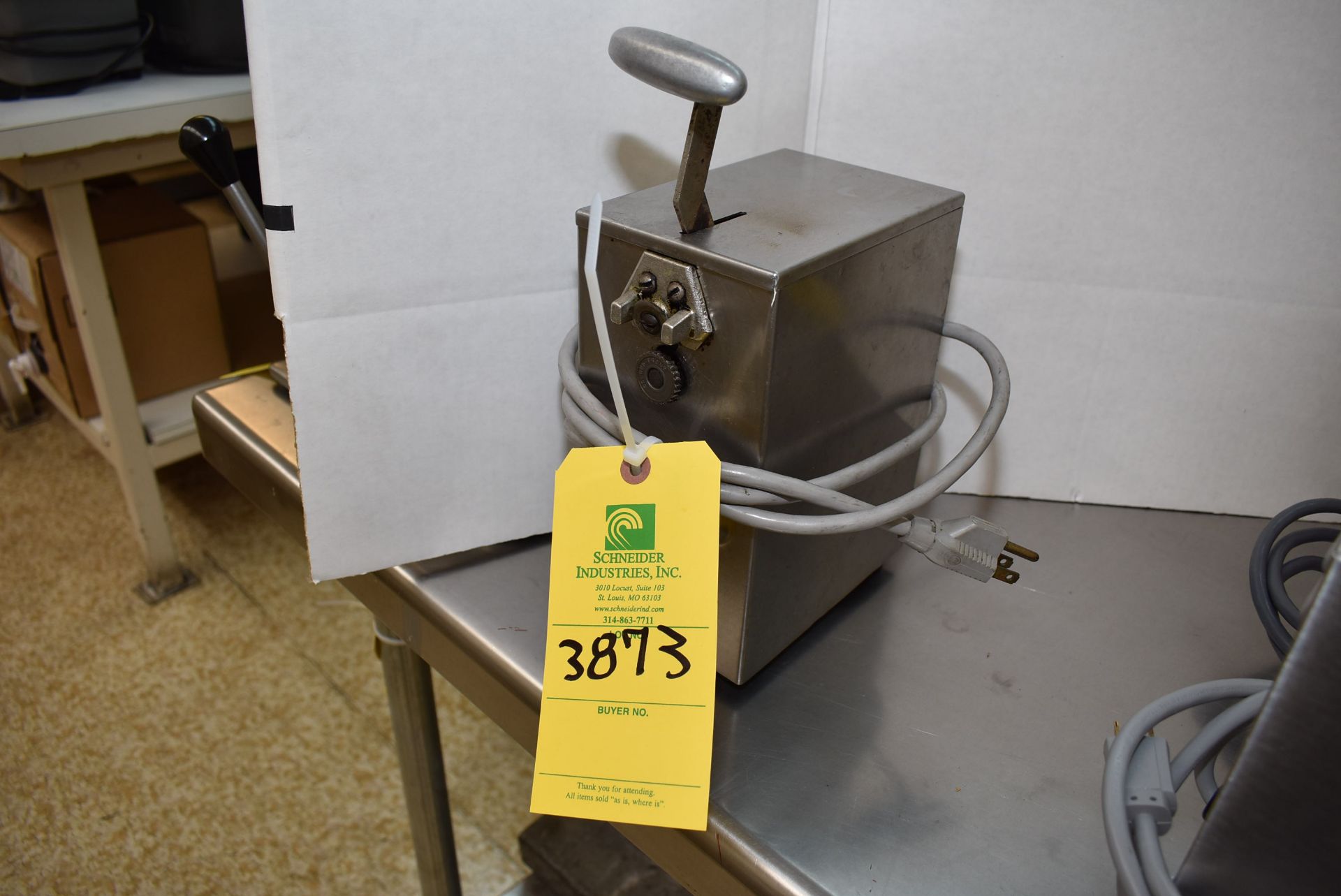 Edlund Model #266 Electric Can Opener, RIGGING FEE: $15