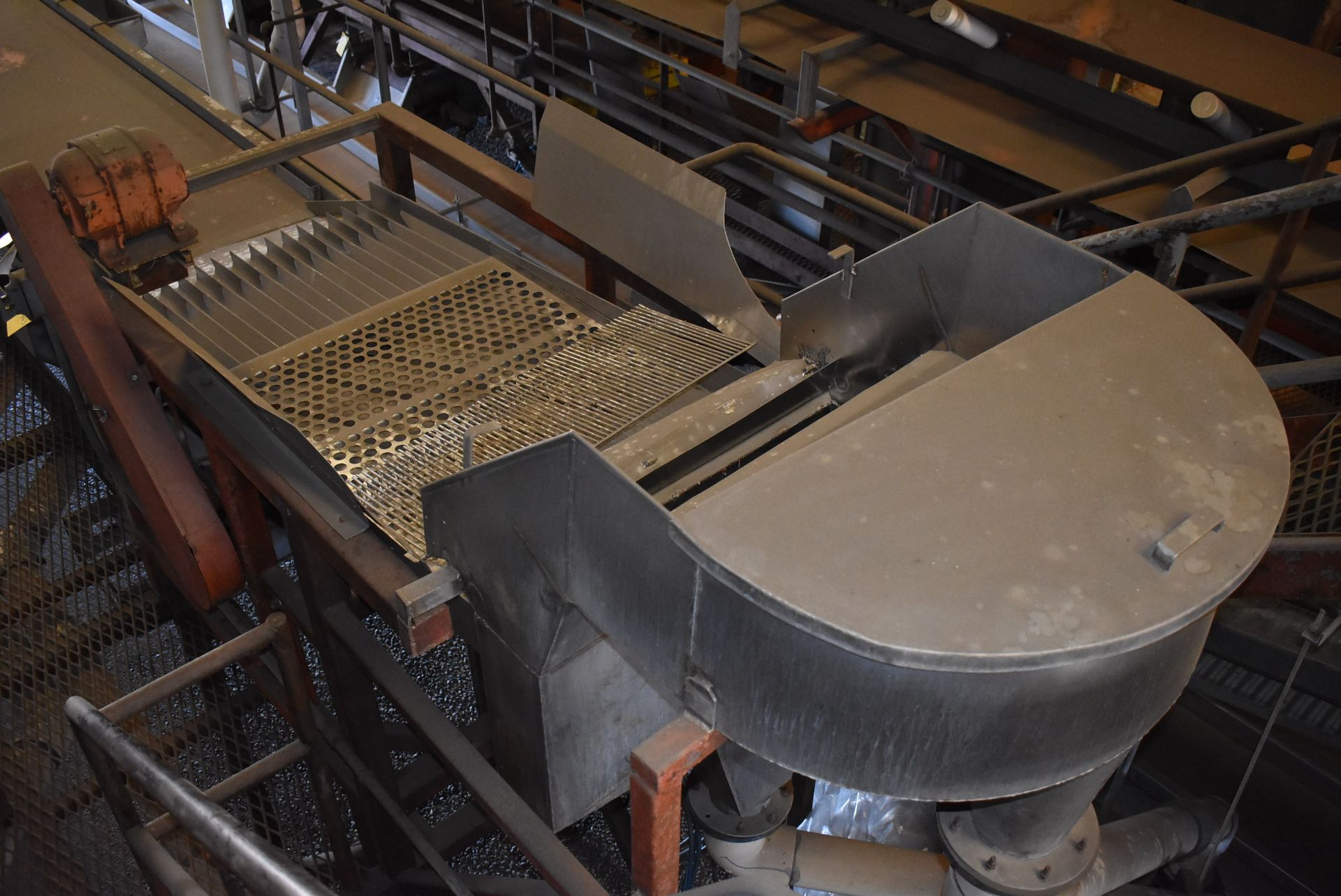 Vibratory Conveyor, 36" Wide x 72" Length, Includes Chute, RIGGING FEE: $475 - Image 2 of 2