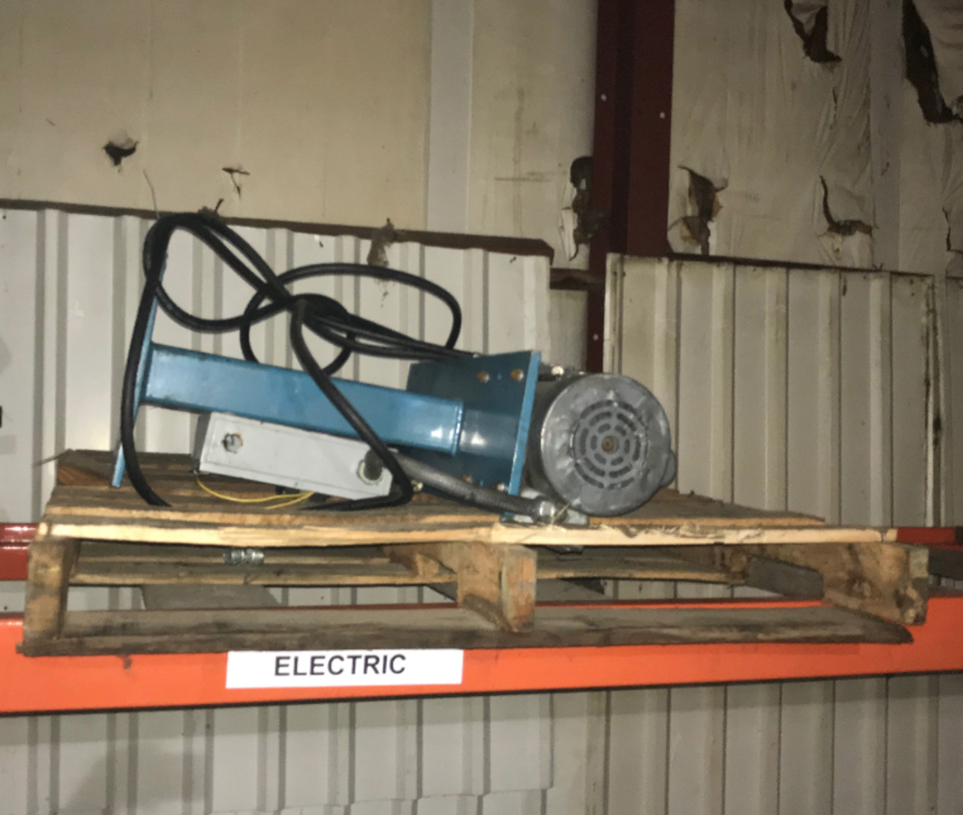 Dayton AC Hydraulic Power Pack, Model 4Z474, 2 GPM, Rigging Fee For This Item Is $30 - Image 2 of 5