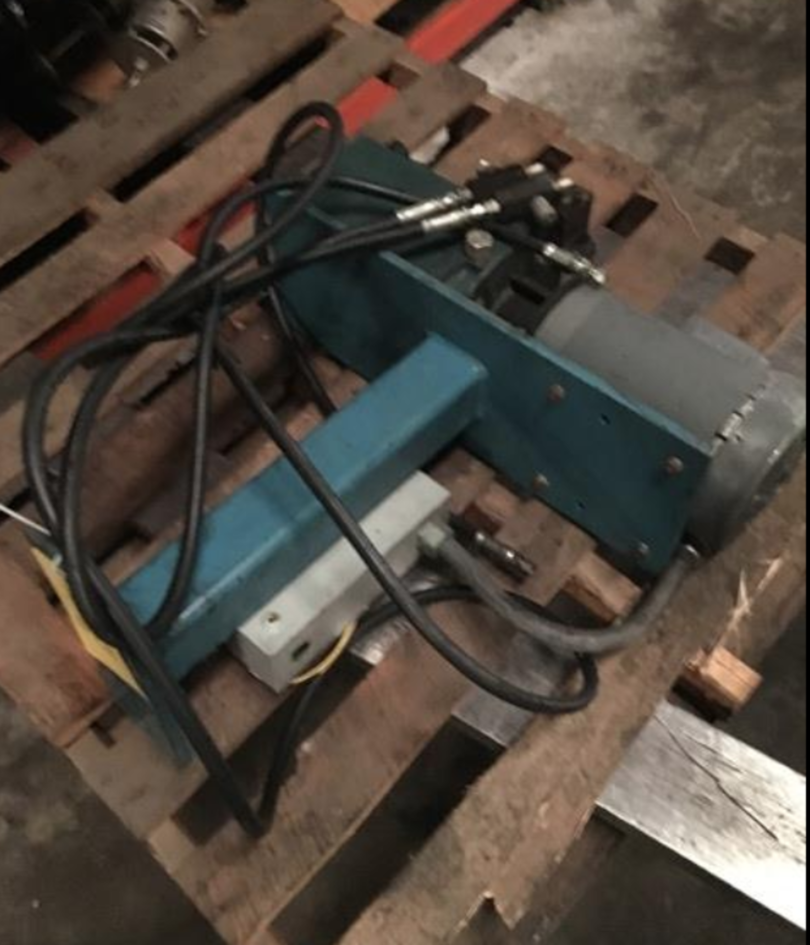 Dayton AC Hydraulic Power Pack, Model 4Z474, 2 GPM, Rigging Fee For This Item Is $30 - Image 3 of 5