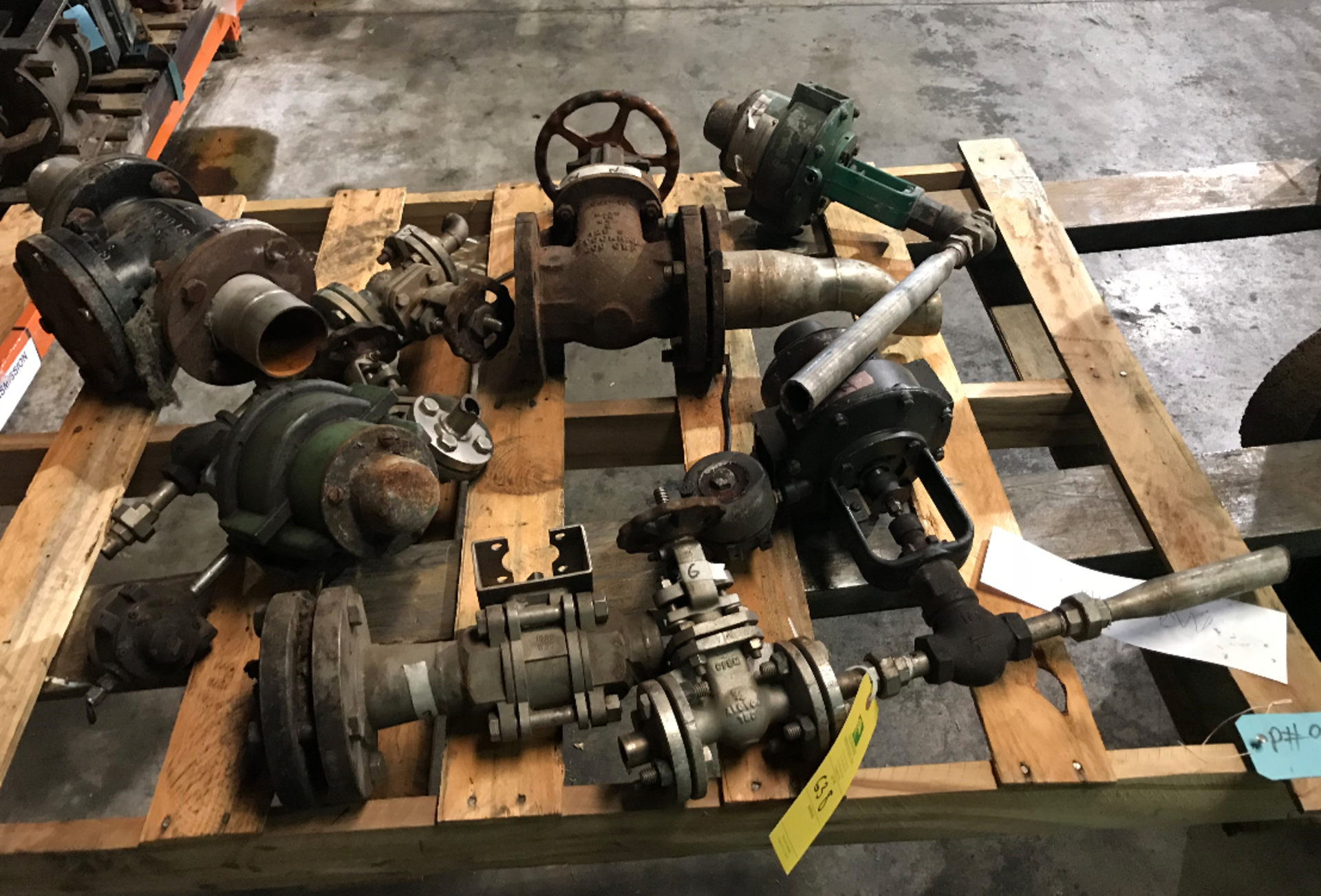 Pallet of (9) Miscellaneous Valves: Fisher Controls Actuator Valve, Model# 13398477 (8) Other