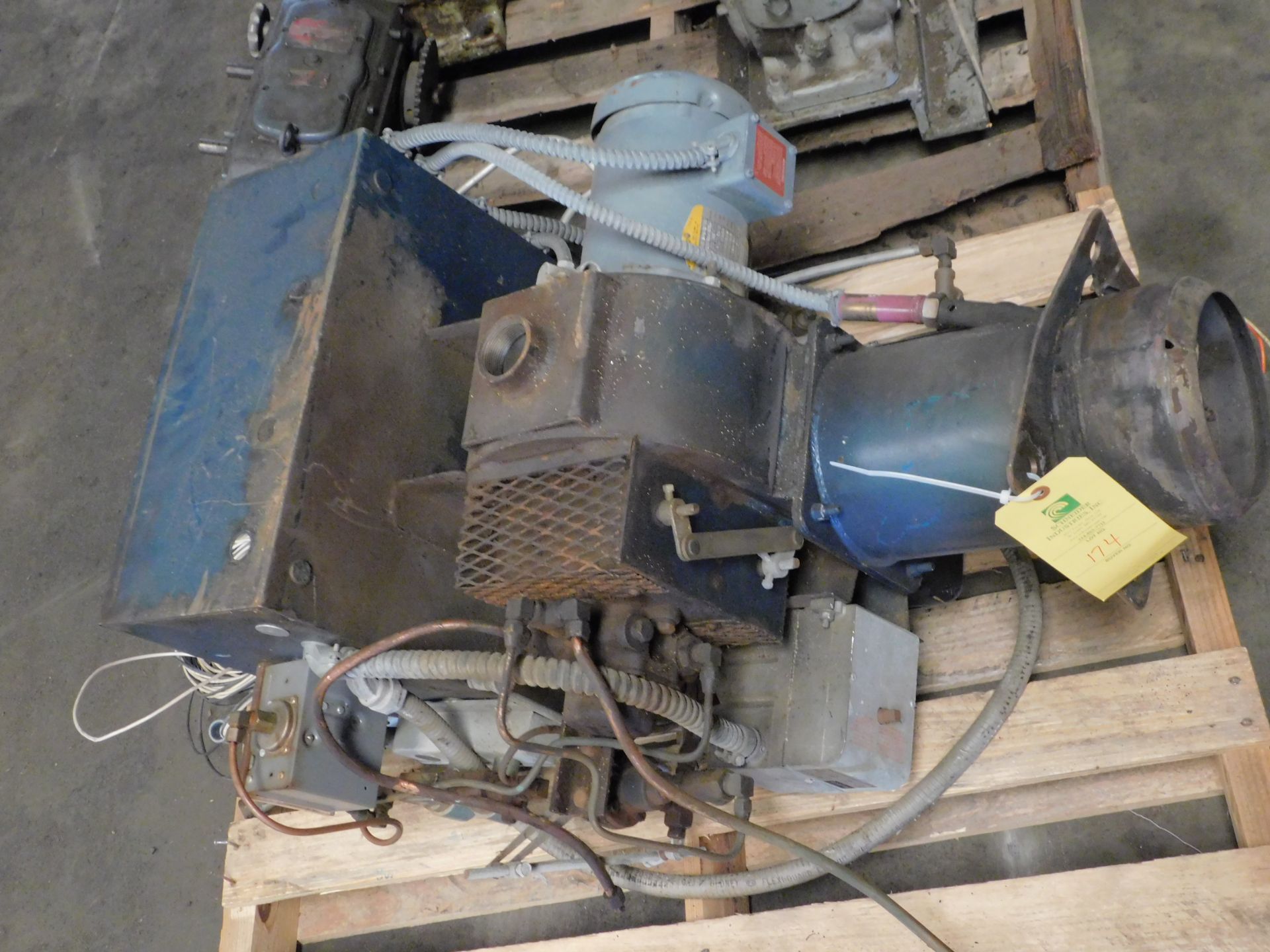 Motor with Blower, 8 amps, 115 volts, 3450 Rpm, 60 hz, phase 1, Rigging Fee $30 - Image 2 of 4