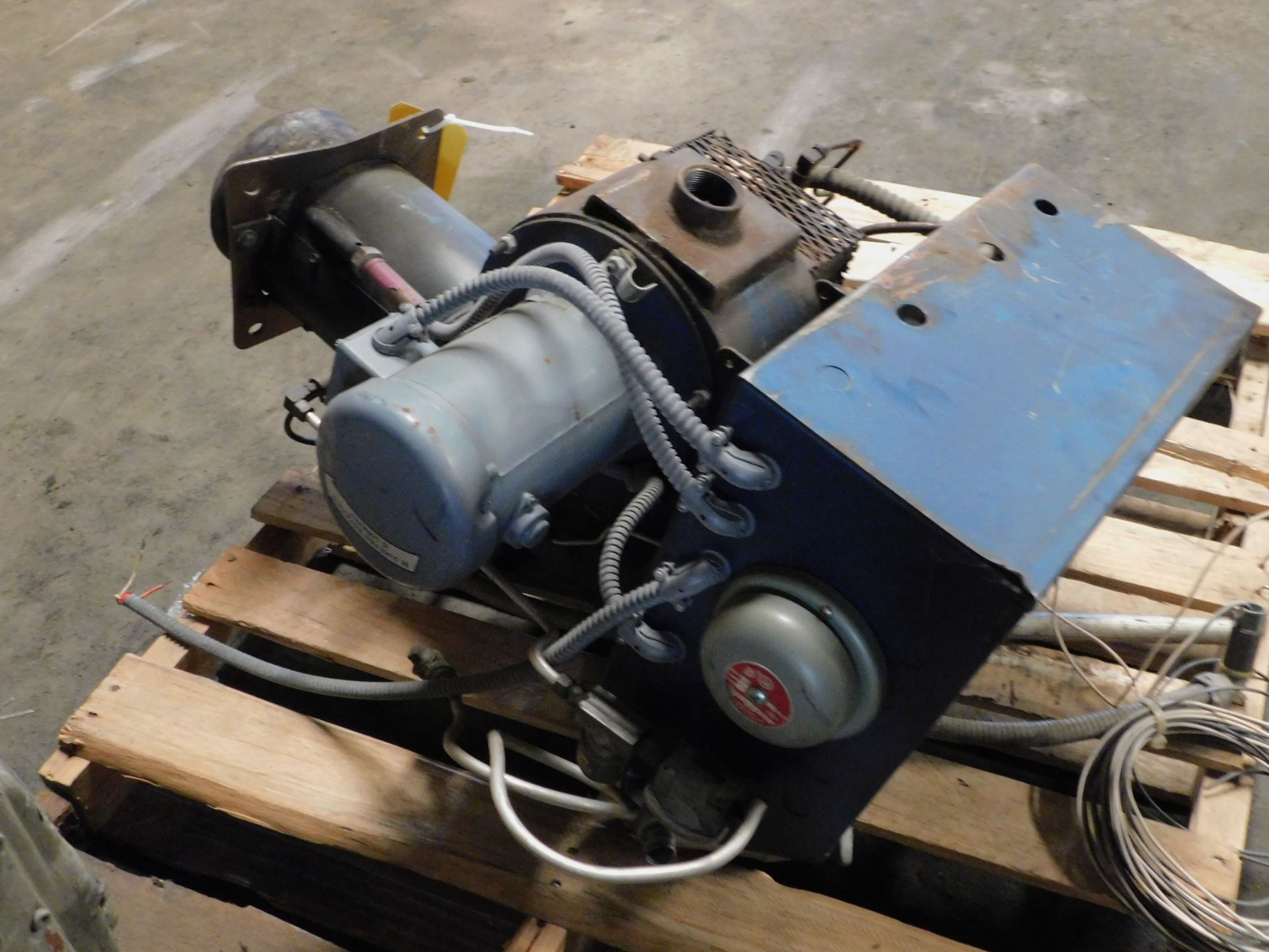 Motor with Blower, 8 amps, 115 volts, 3450 Rpm, 60 hz, phase 1, Rigging Fee $30