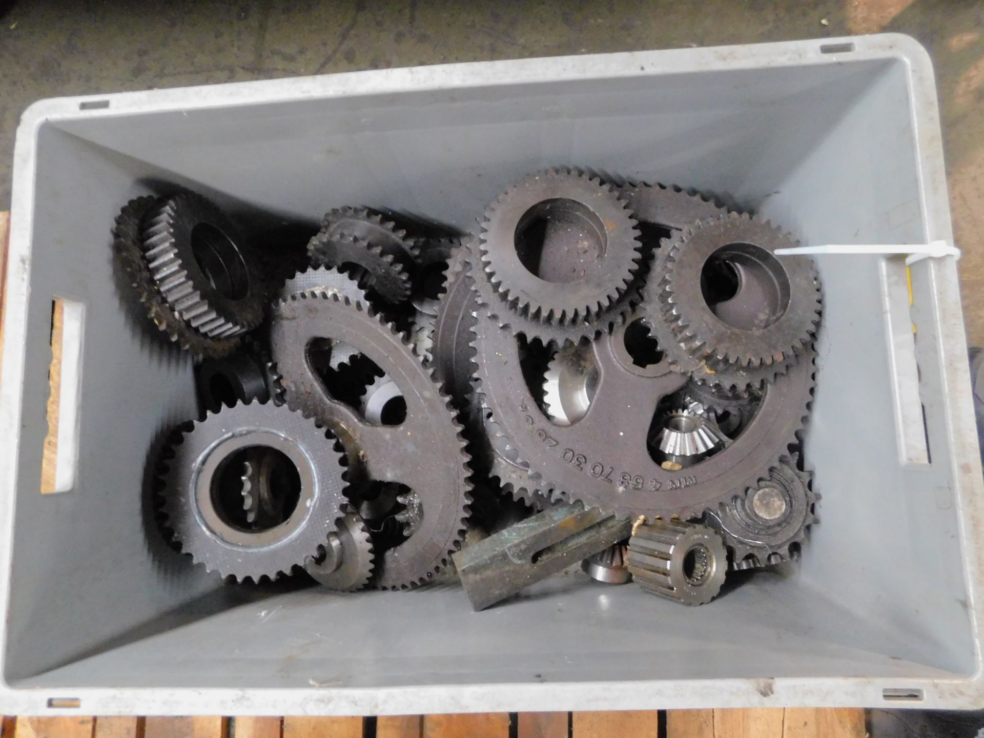 Crate of Various Gears, Rigging Fee $5