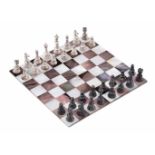 Reise-Schach Wien, um 1922. Silber. Meistermarke Georg Stöger. Spielfiguren aus Silber, tlw.