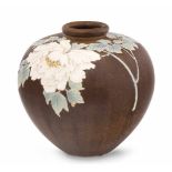 Grosse Vase Japan, 20.Jh. Weisser Scherben mit brauner Glasur. Appliziert mit leicht reliefierten,