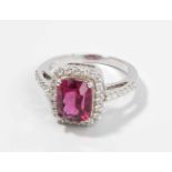 Turmalin-Brillant-Ring 750 Weissgold. Rubellite-Kissen von 3.11 ct (Zertifikat). Ringkopf und