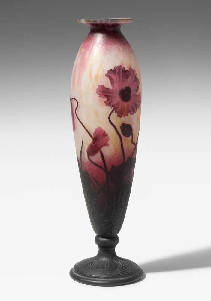 Grosse Vase, Daum Um 1905. Nancy. Farbloses Glas mit milchigweiss-gelb-violetten