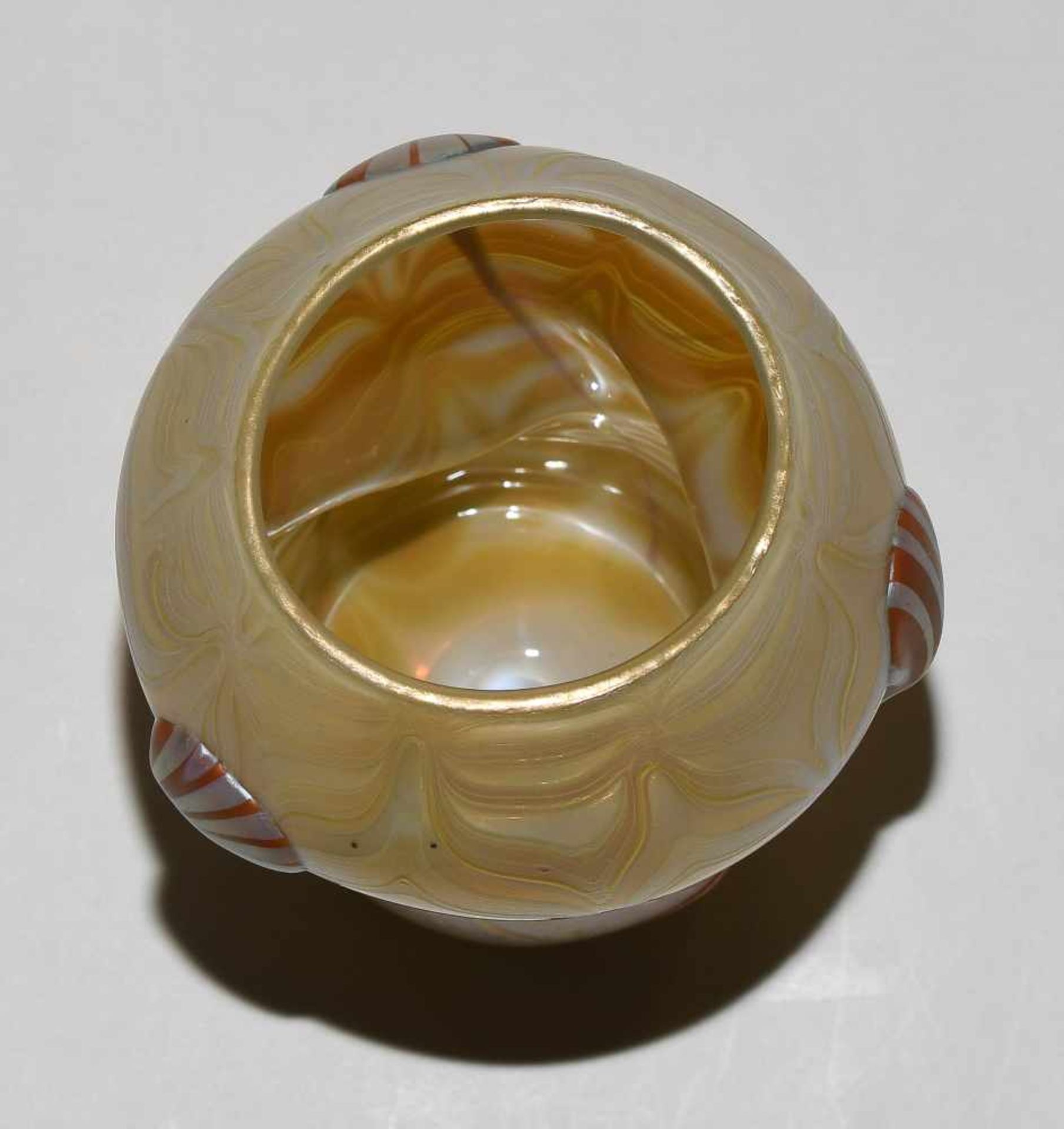 Vase, Lötz Um/nach 1901. Klostermühle. Dekor: Phänomen Gre 1/4; Grund: opal. Drei tropfenförmige - Bild 6 aus 8