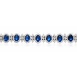 Saphir-Brillant-Bracelet 750 Weissgold. Klassisches Bracelet mit 14 oval fac. Saphiren ca. 20.80