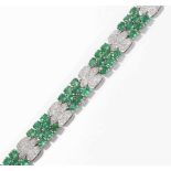 Smaragd-Brillant-Bracelet 750 Weissgold. 56 oval fac. Smaragde ca. 28 ct und 399 Brillanten 4 ct.