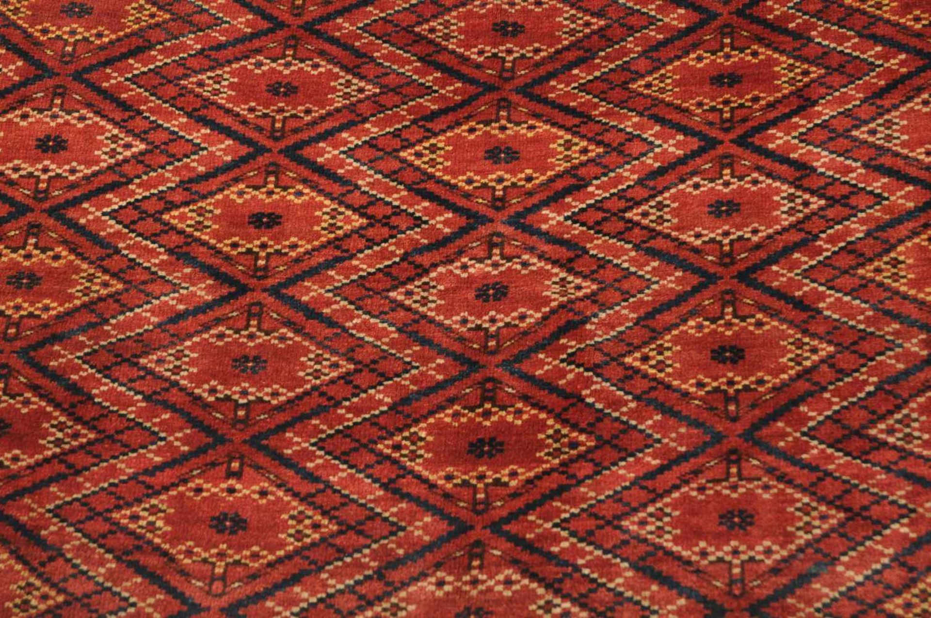 Beshir-Juwal N-Afghanistan, um 1900. Im leuchtend roten Feld befindet sich auf 5 Reihen verteilt - Bild 4 aus 10